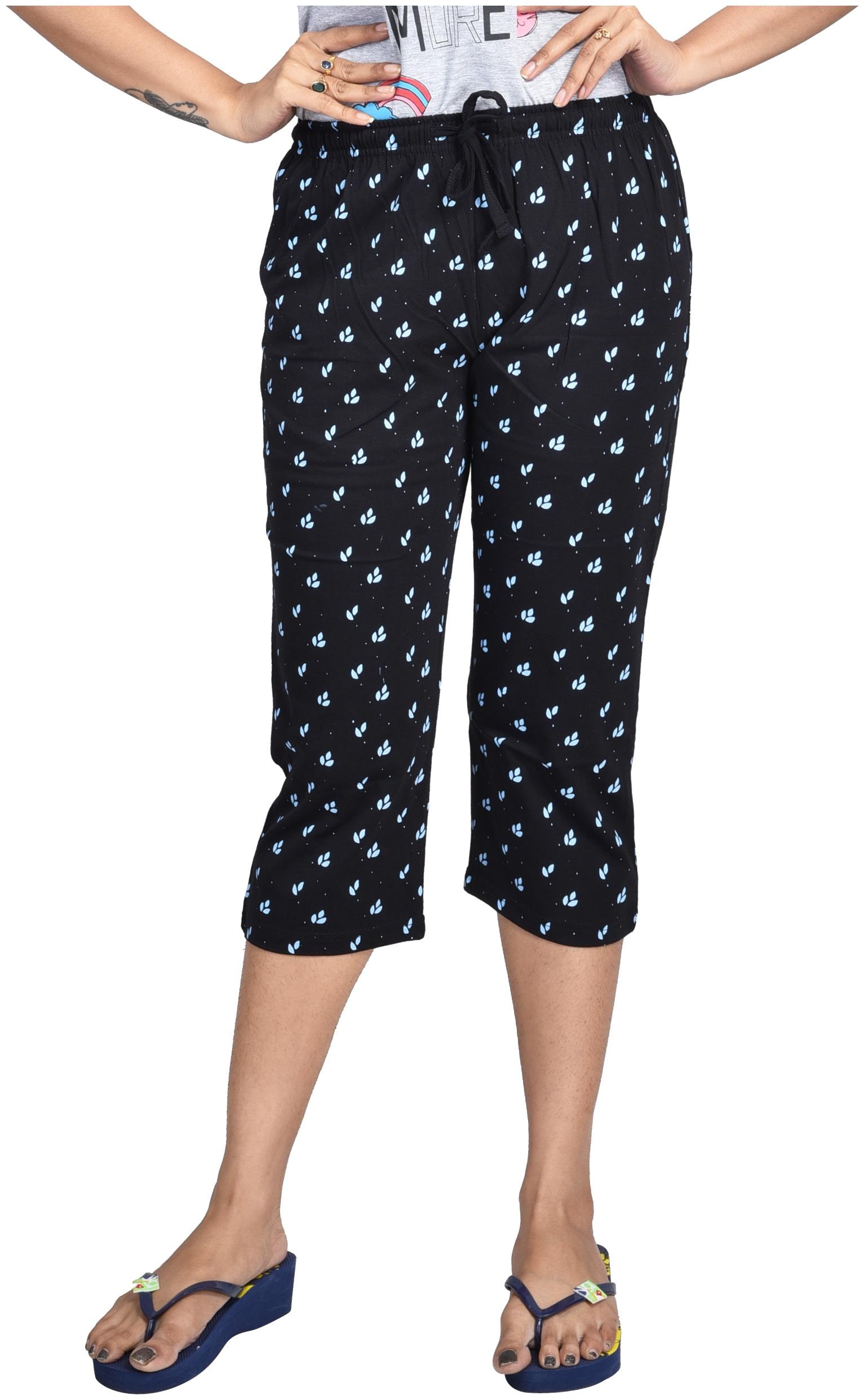 

GHUNGUR Women Printed Regular capri - Black