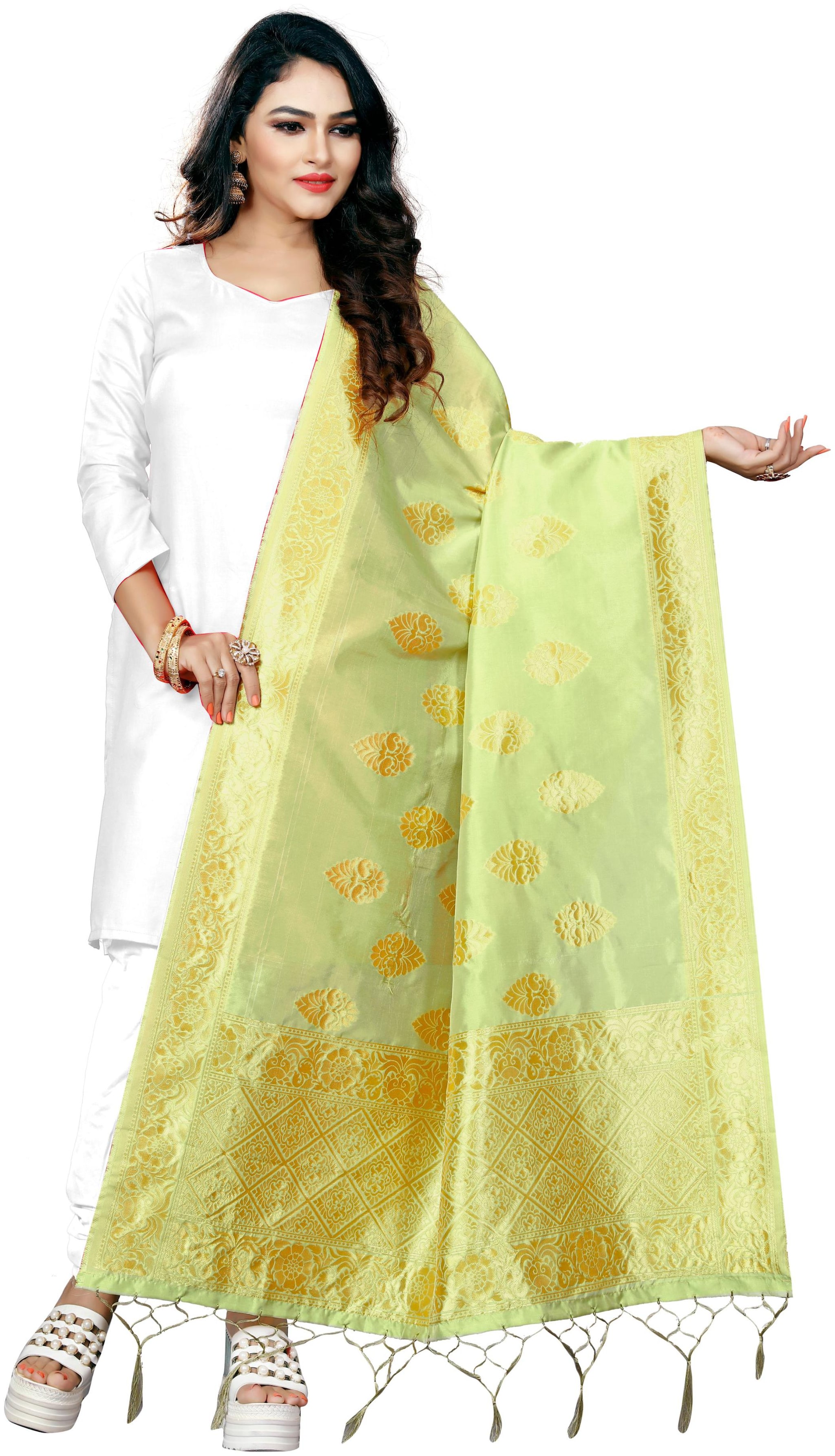 

Glamrack Free Size Banarasi Green Dupatta