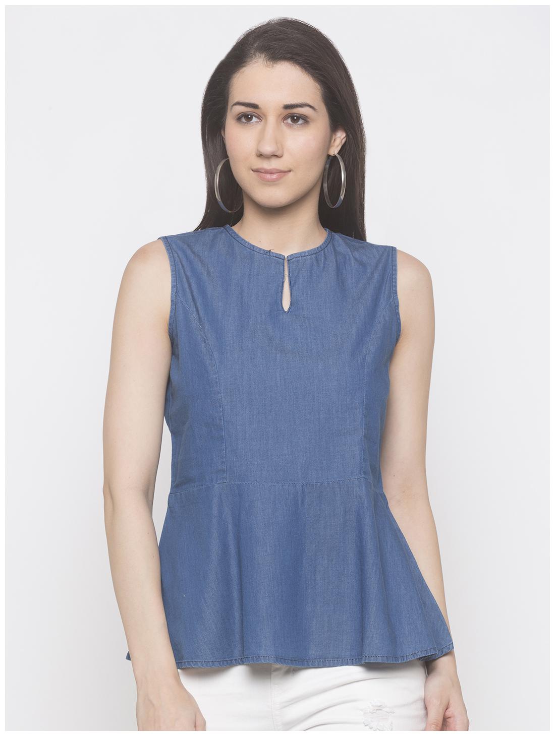 

Globus Women Solid Regular top - Blue