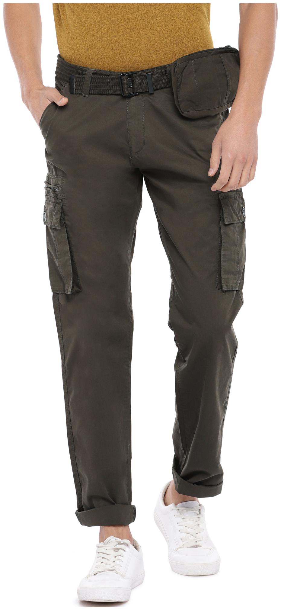 

Globus Men Green Solid Slim fit Cargos