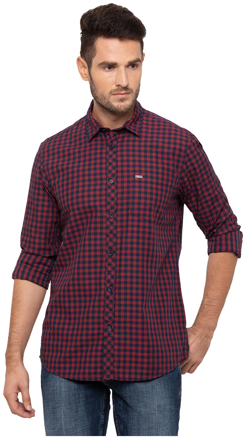 

Globus Men Red Checked Regular Fit Casual Shirt