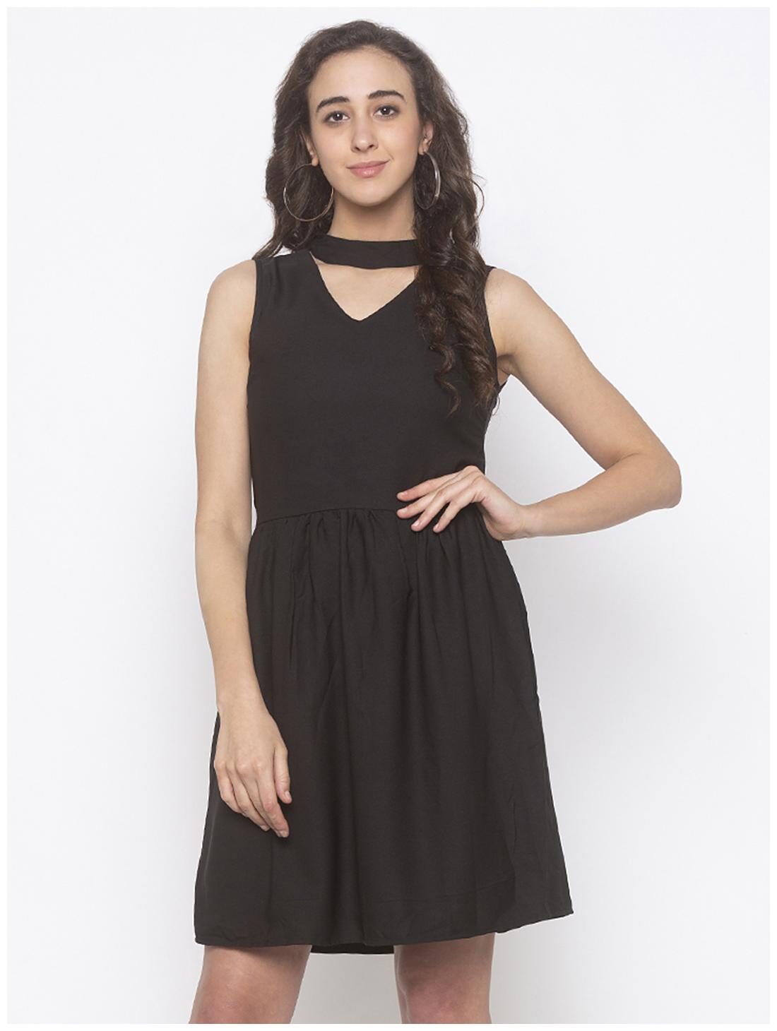 

Globus Black Solid Fit flare dress