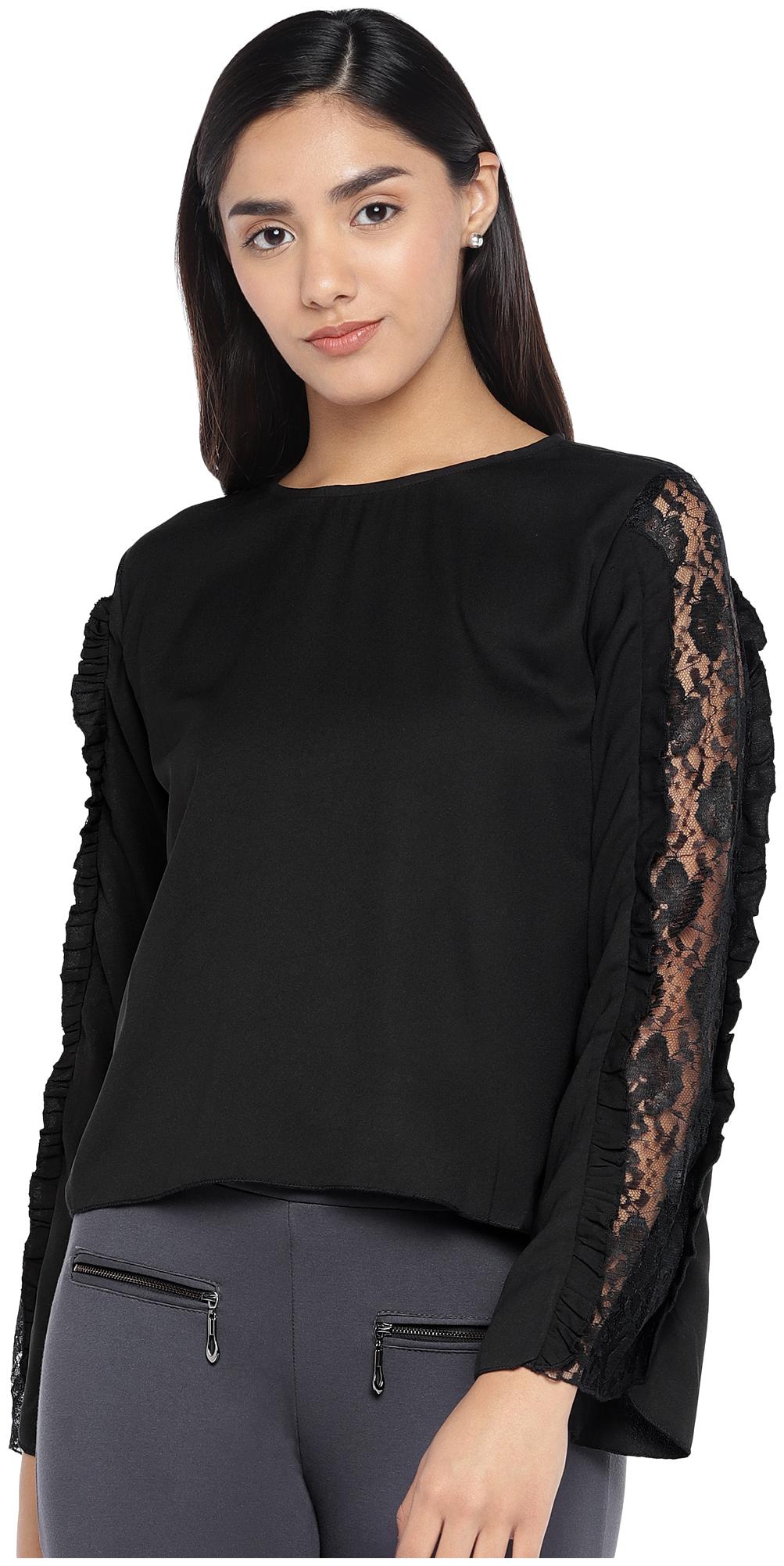 

Globus Women Solid Regular top - Black
