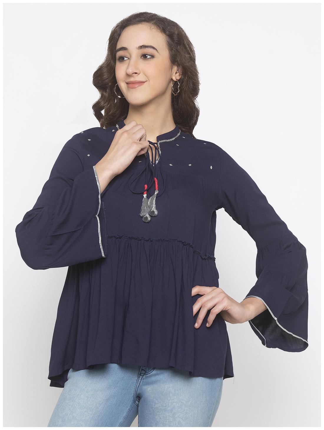 

Globus Women Solid Regular top - Blue