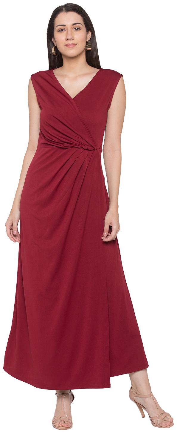 

Globus Maroon Solid Maxi dress