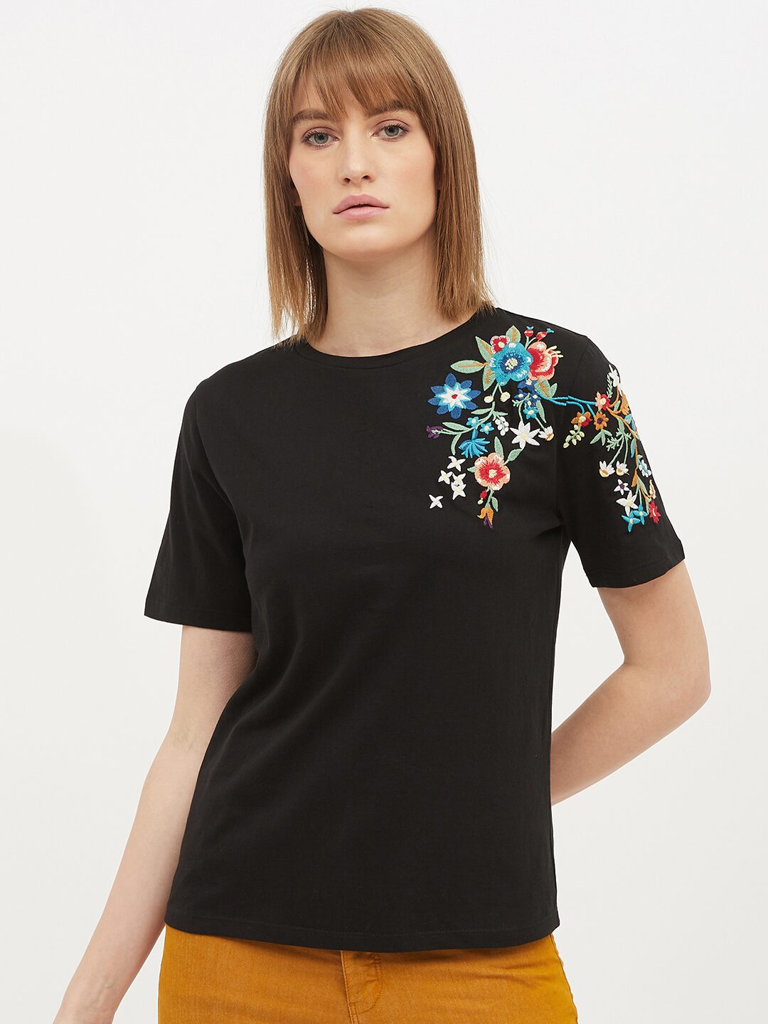 

Harpa Women Black Regular fit Round neck Cotton T shirt
