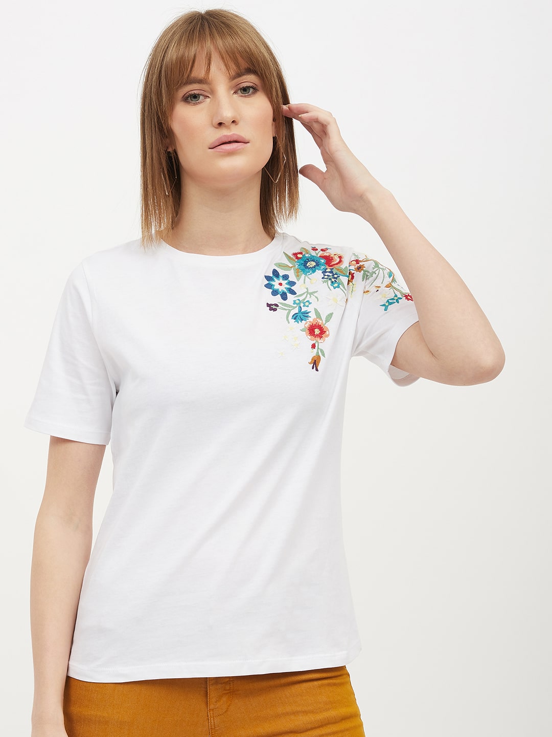 

Harpa Women White Regular fit Round neck Cotton T shirt
