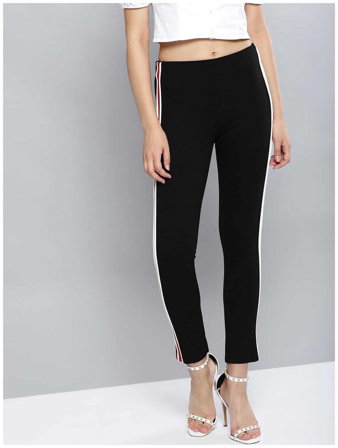 

Harpa Women Black Relaxed fit Jegging
