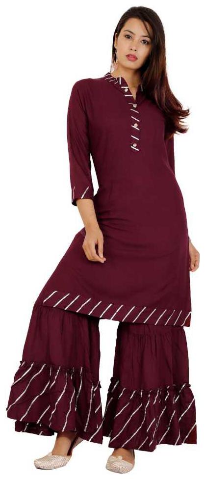 

HIGHLIGHT FASHION EXPORT Women Maroon Solid Straight Kurta With Sharara