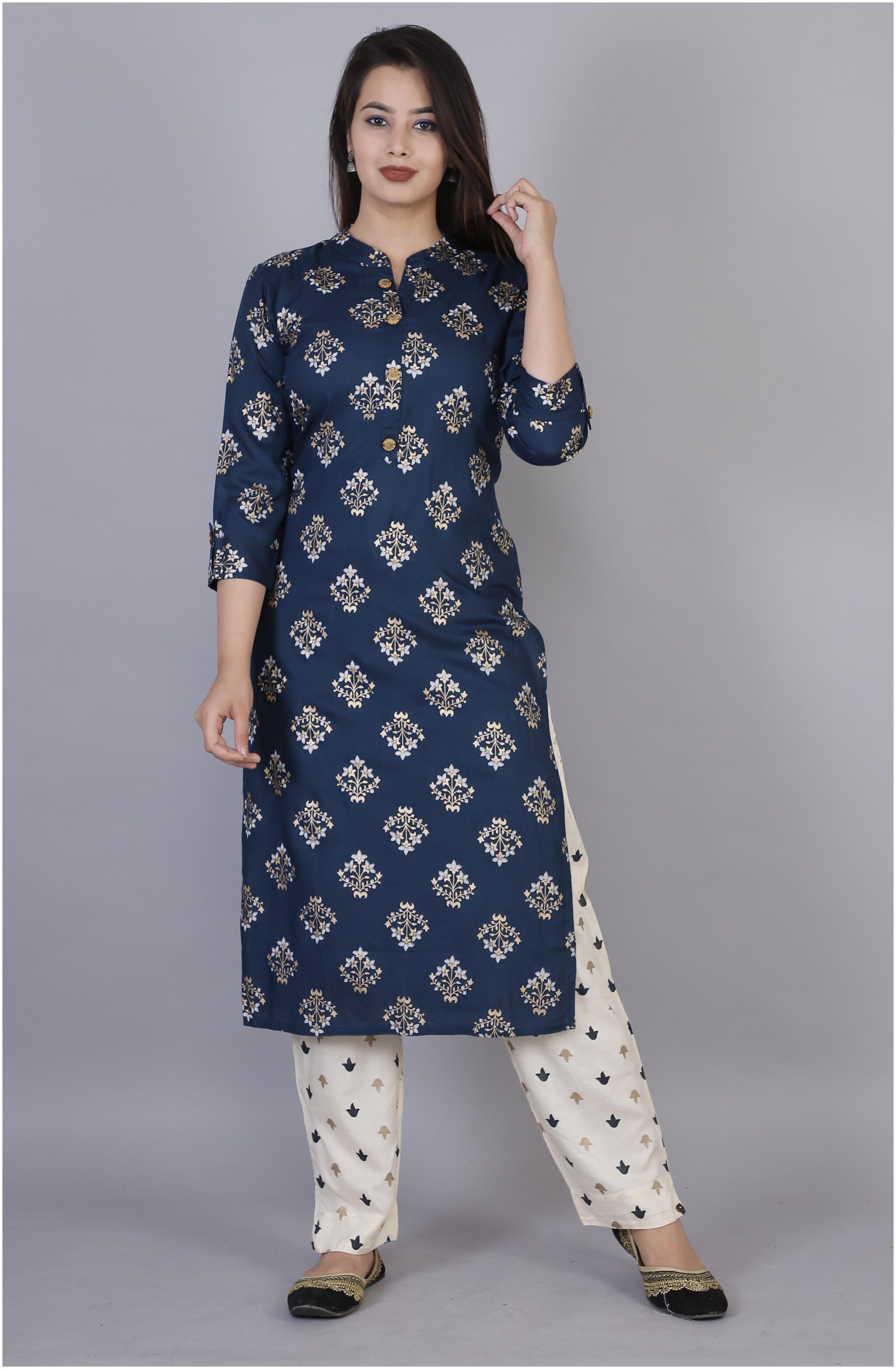 

HIGHLIGHT FASHION EXPORT Women Blue Floral Straight Kurta With Pants