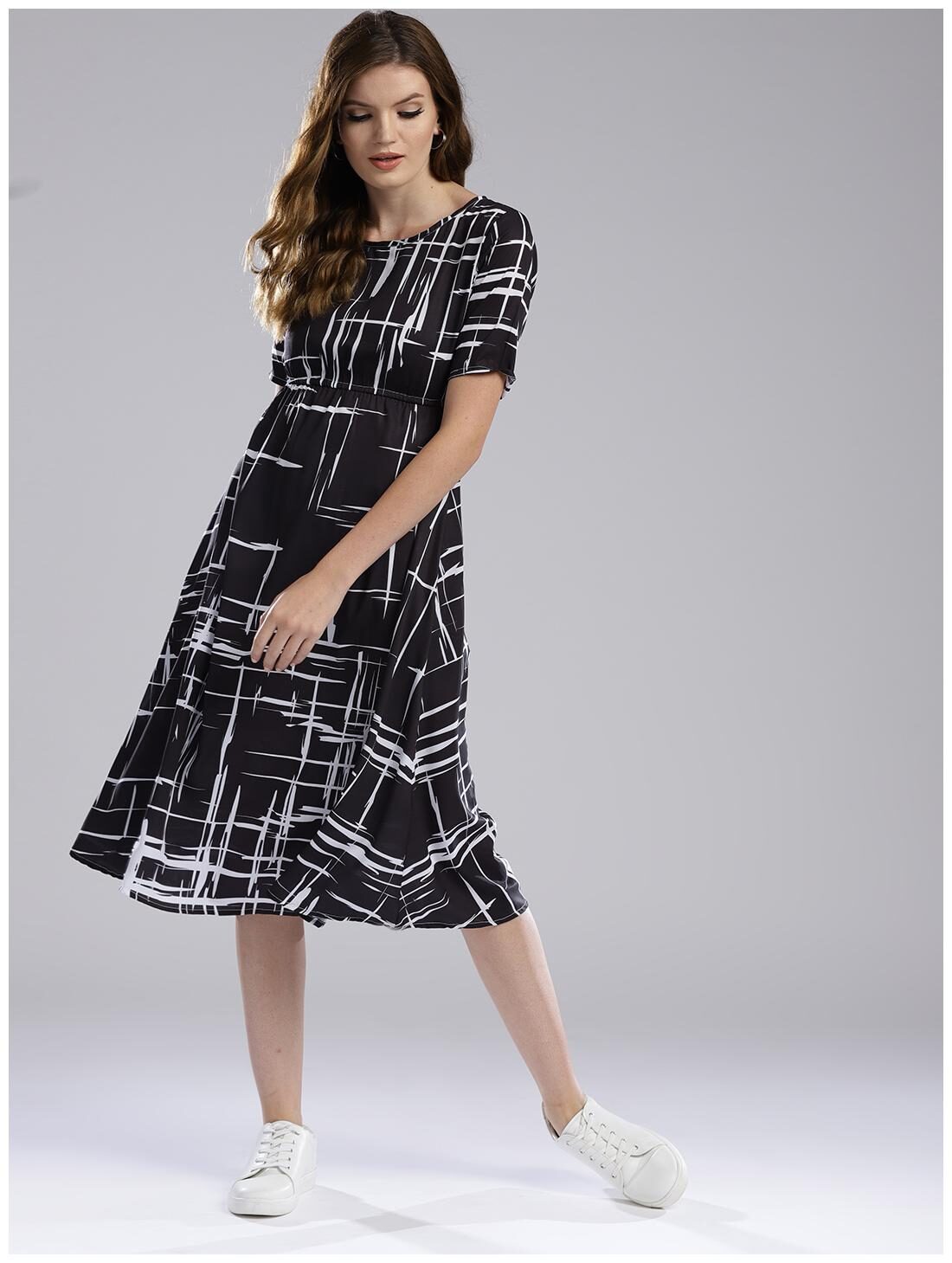 

Hubberholme Women Black Printed Straight Kurta