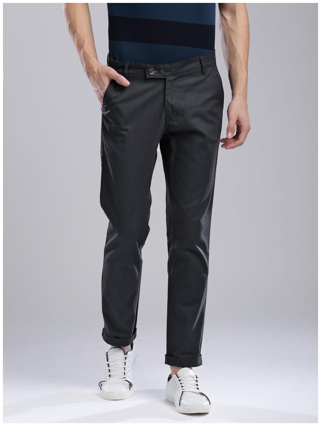 

Hubberholme Men Black Solid Slim fit Chinos