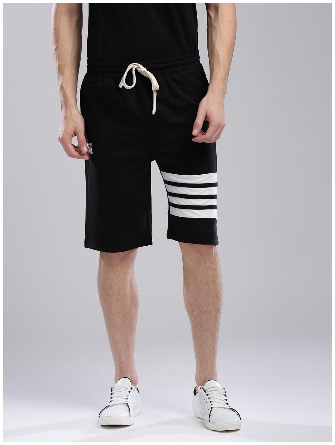 

Hubberholme Men Black Slim Fit Regular Shorts