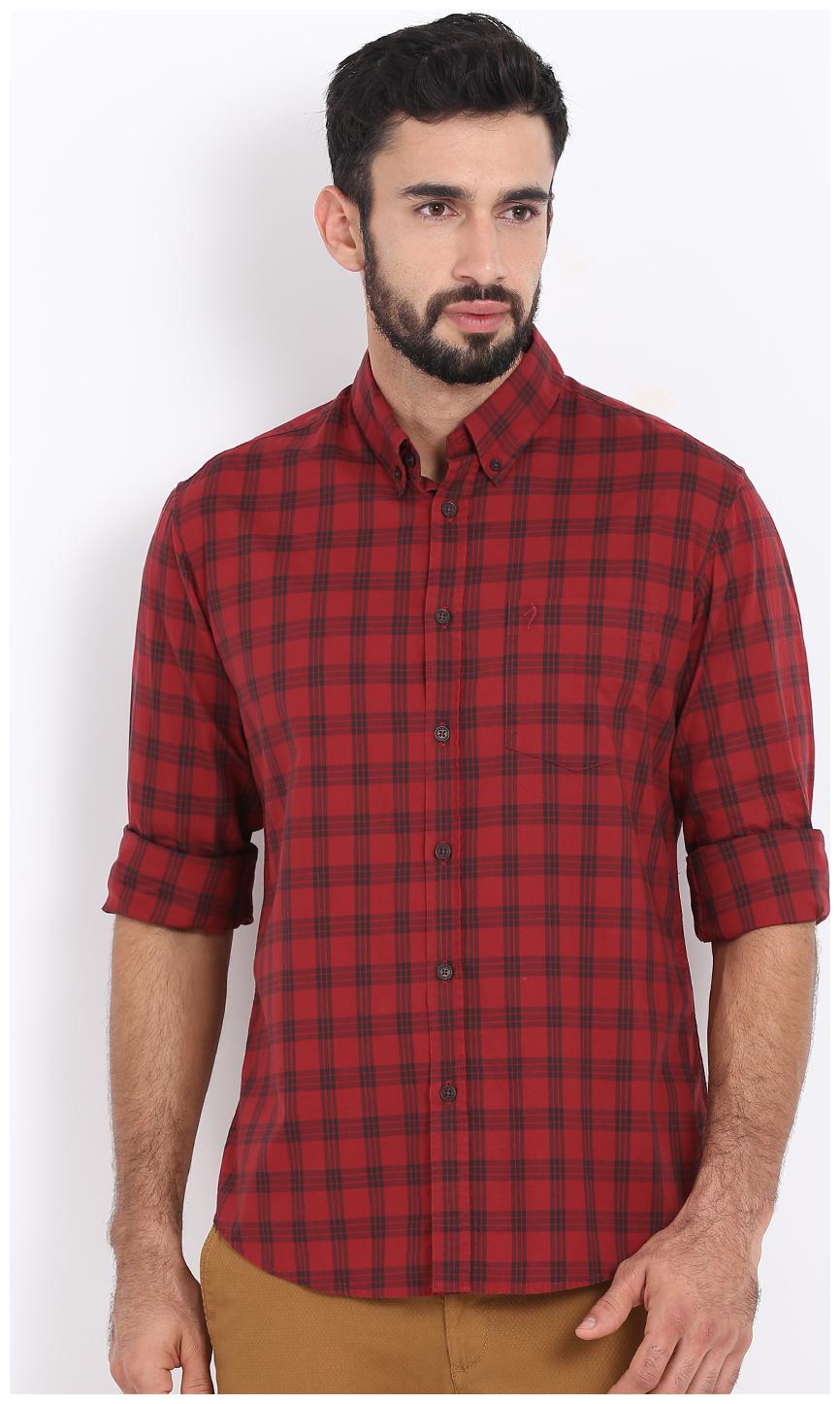 

Indian Terrain Men Red Checked Slim Fit Casual Shirt
