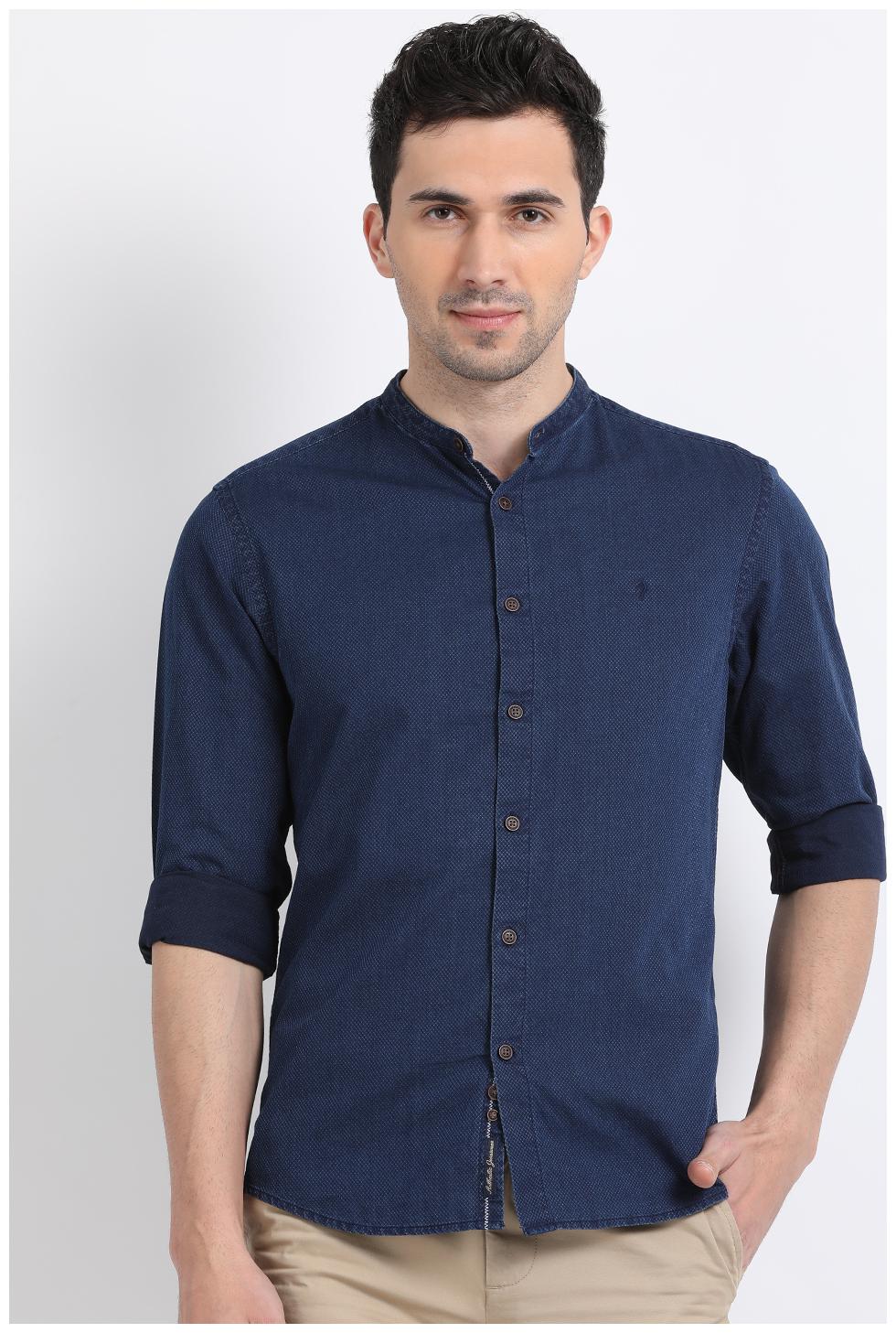

Indian Terrain Men Blue Solid Slim Fit Casual Shirt