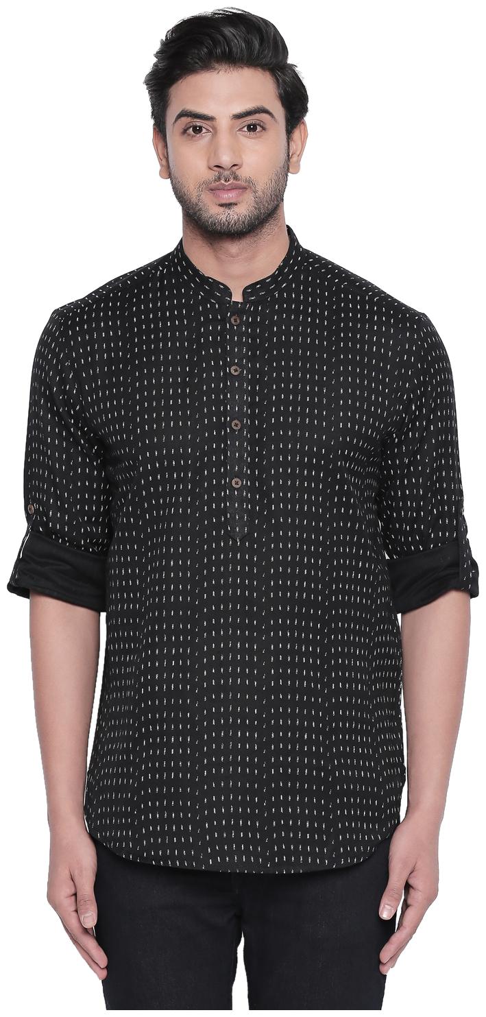 

Indus Route by Pantaloons Men Black Regular Fit Kurta