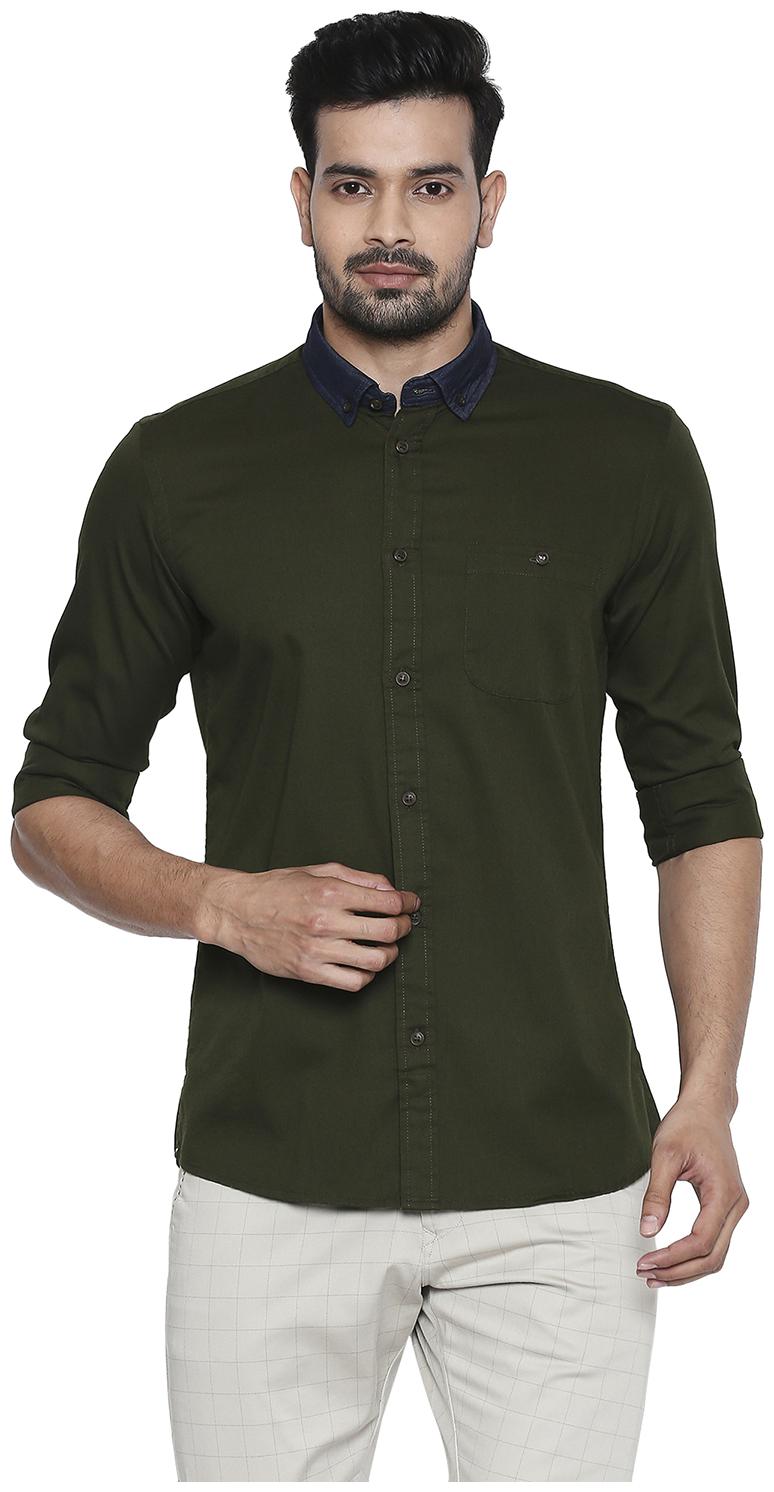 

Integriti Men Green Solid Slim Fit Casual Shirt