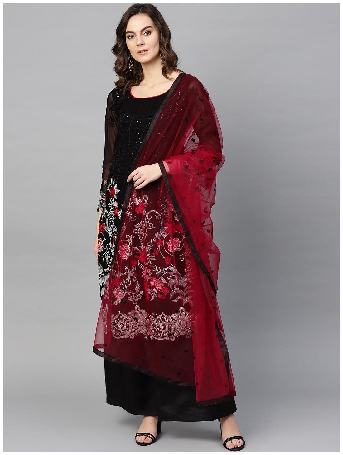 

Ishin Women Georgette Suit Set Black