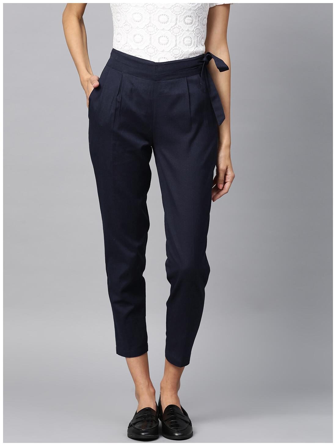 

Ivy Blue Women Blue Narrow fit Cropped trousers