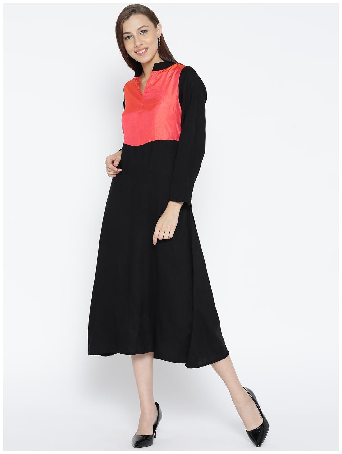 

Jaipur Kurti Women Black Solid Straight Kurti