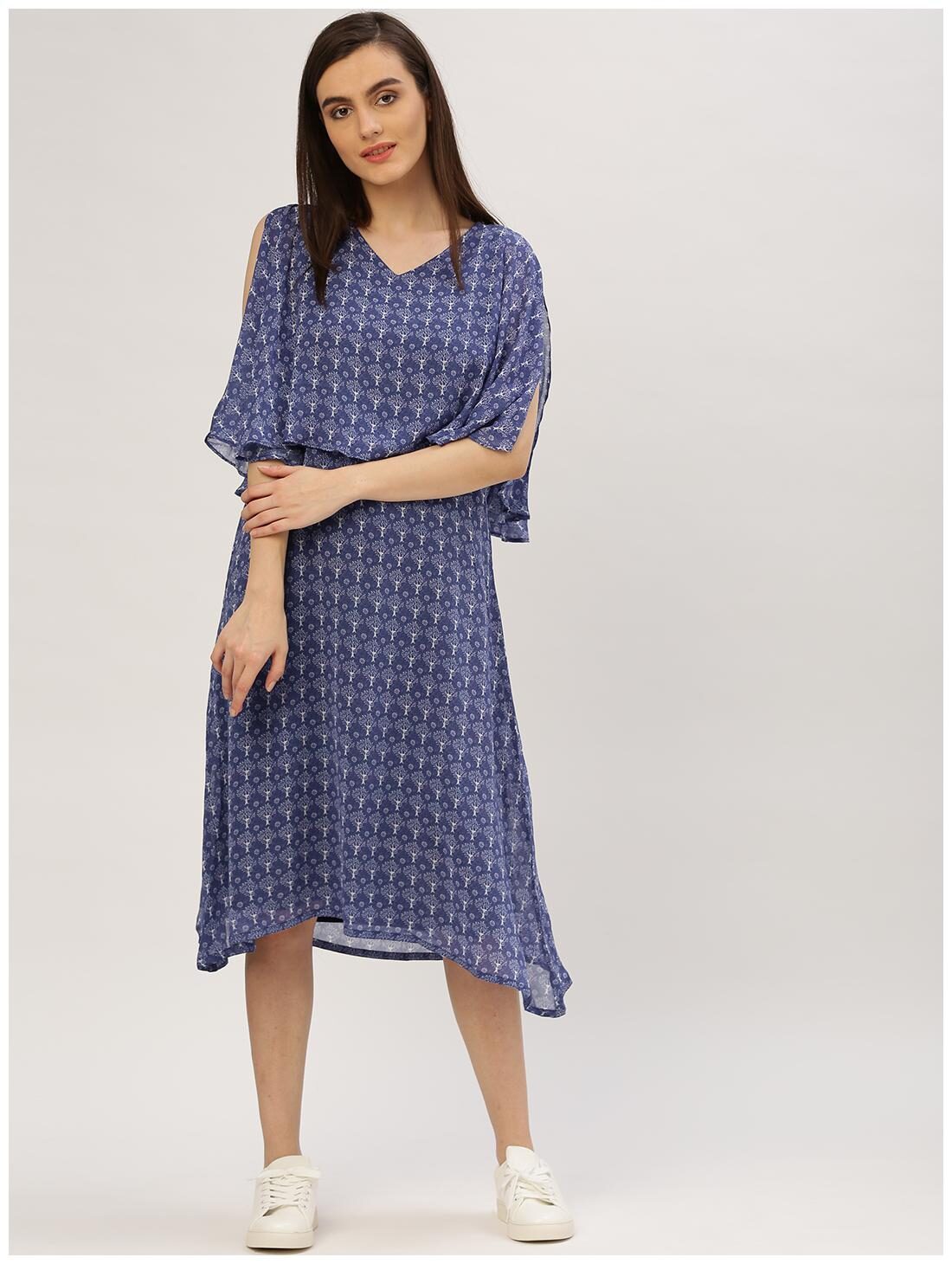 

Jaipur Kurti Women Blue Printed Straight Kurti