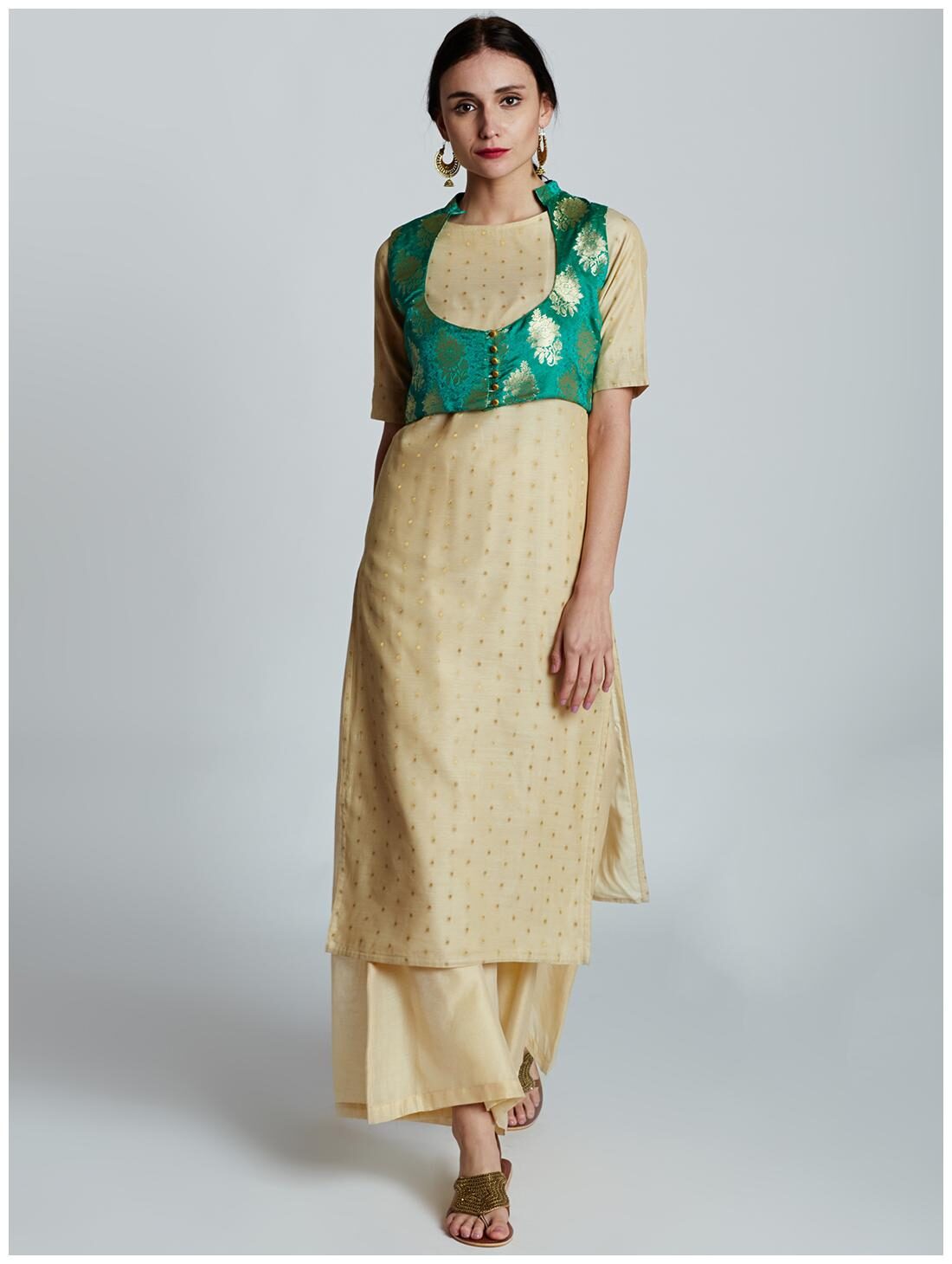 

Jaipur Kurti Women S Cream Chanderi Kurta With Cream Chanderi Palazzo Green Brocade Shrug
