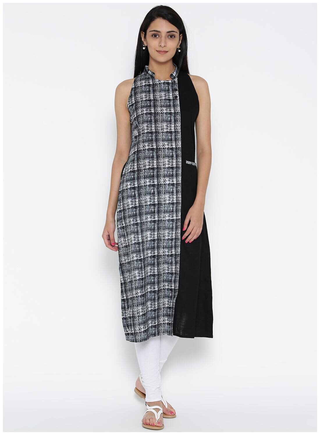 

Jaipur Kurti Women Black Striped Straight Kurta