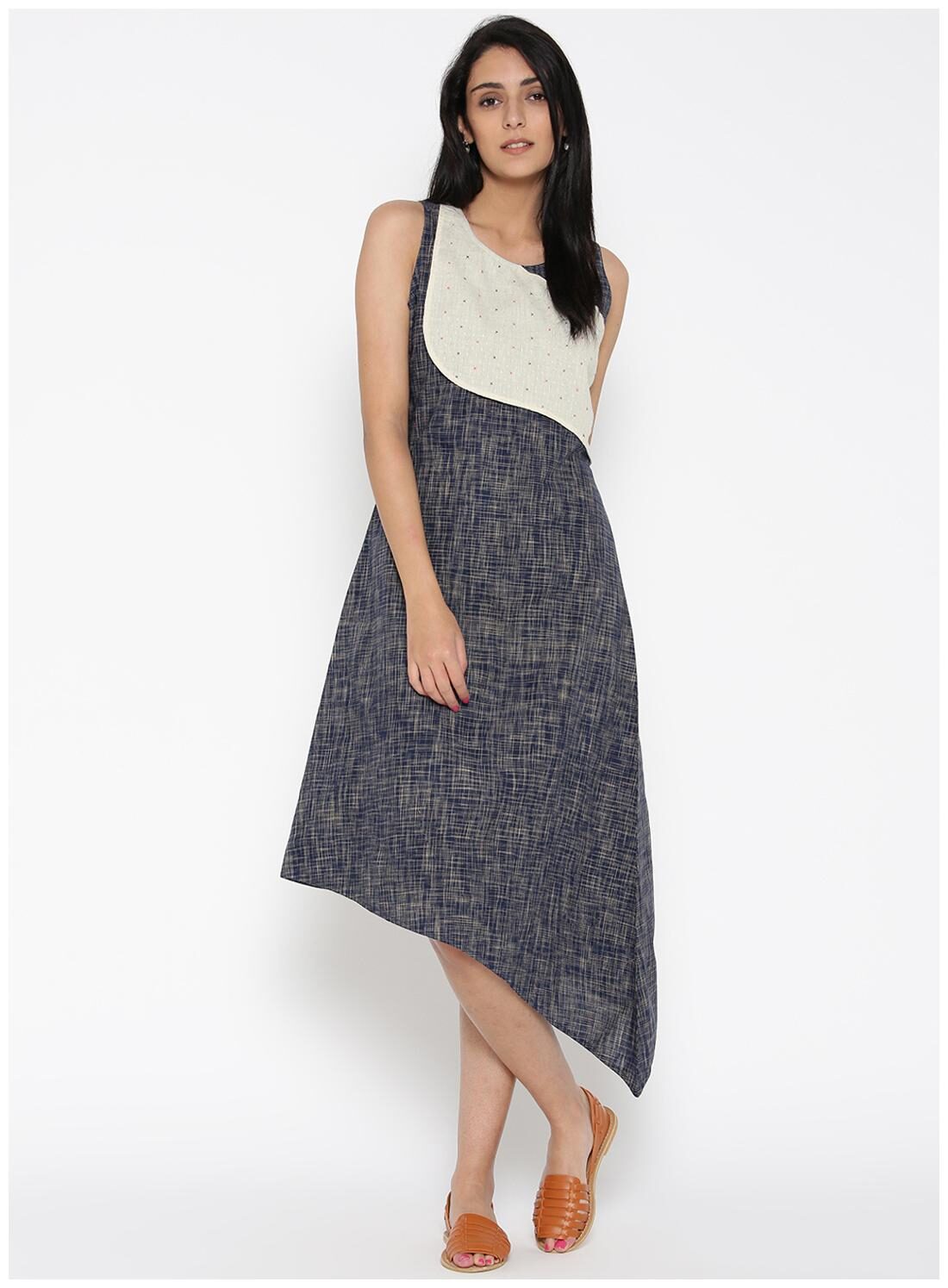 

Jaipur Kurti Women Blue Printed Straight Kurti