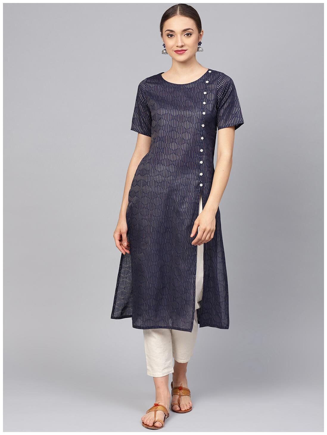 

Jaipur Kurti Women Blue Solid Straight Kurti
