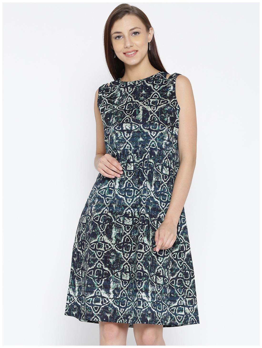 

Jaipur Kurti Women Blue Printed Straight Kurti