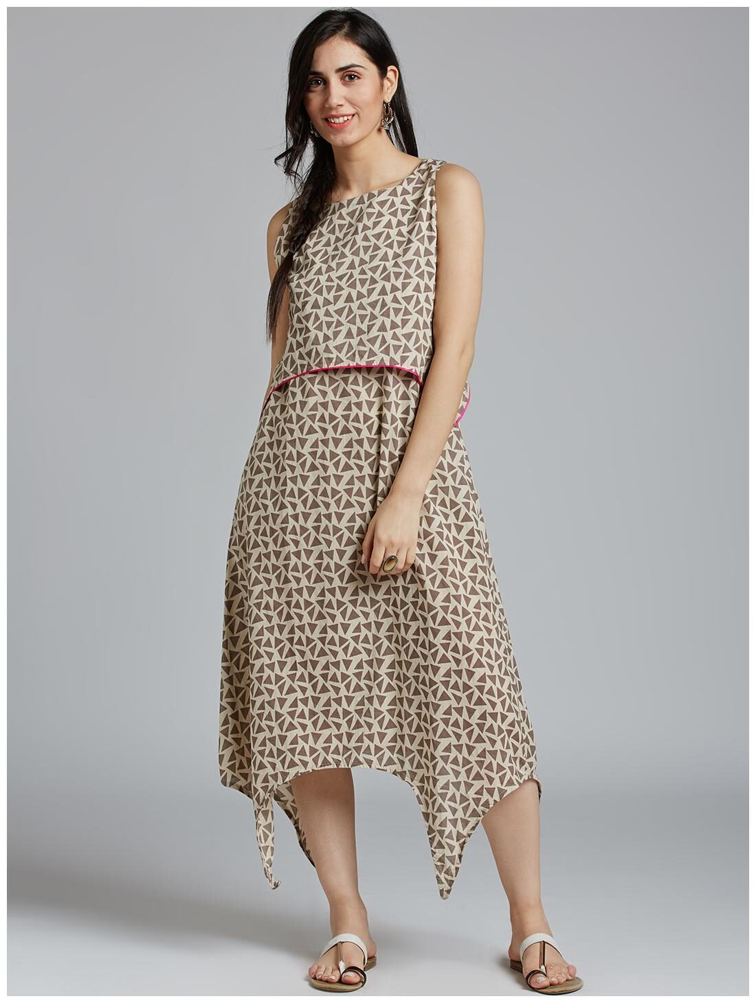 

Jaipur Kurti Women Brown Printed Straight Kurta