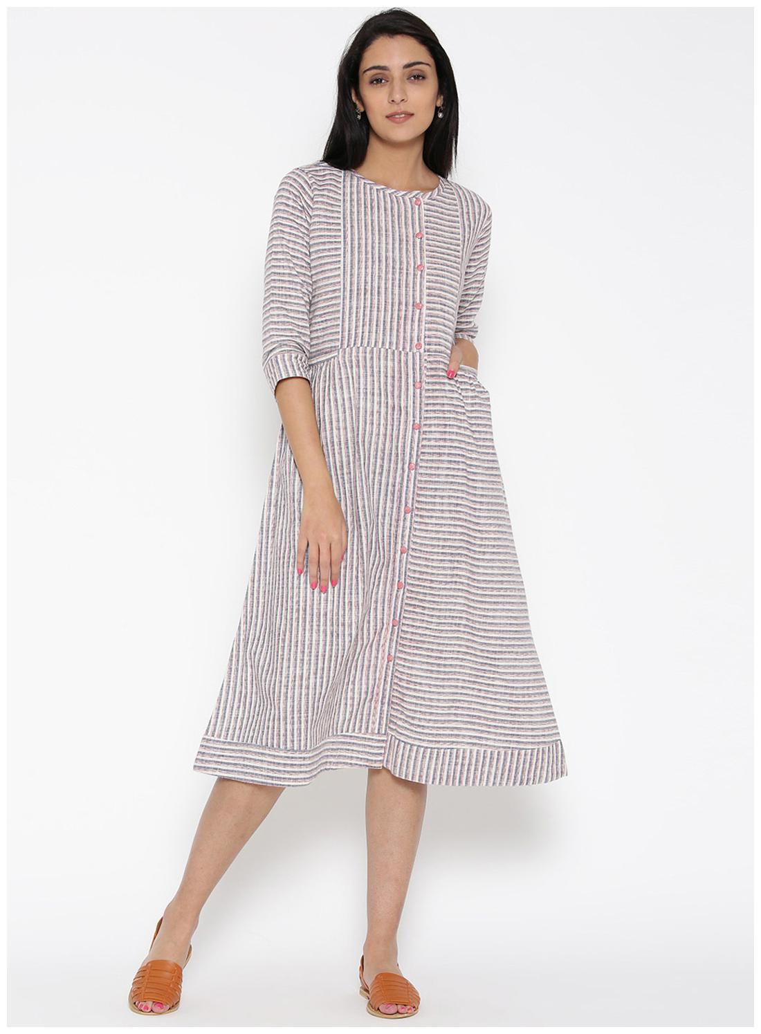 

Jaipur Kurti Women White Striped Straight Kurta