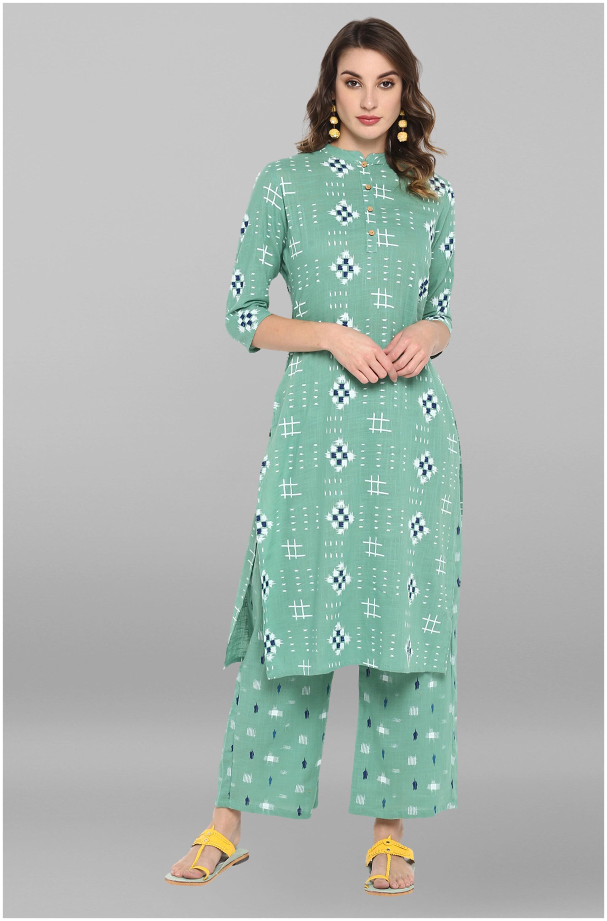 

Janasya Women Green Printed Straight Kurta With Palazzo