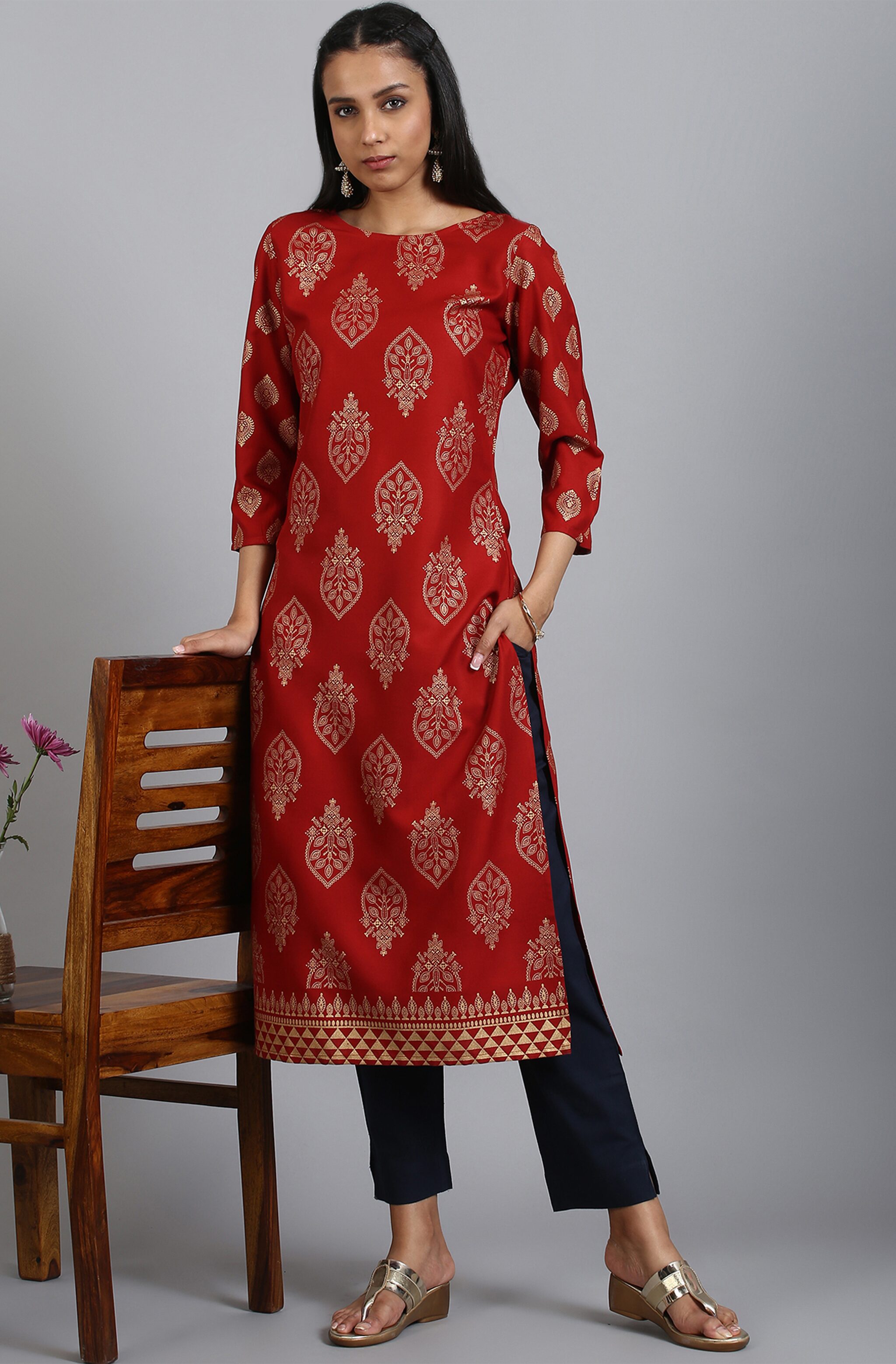 

Janasya Women Maroon Ethnic Motifs Straight Kurta