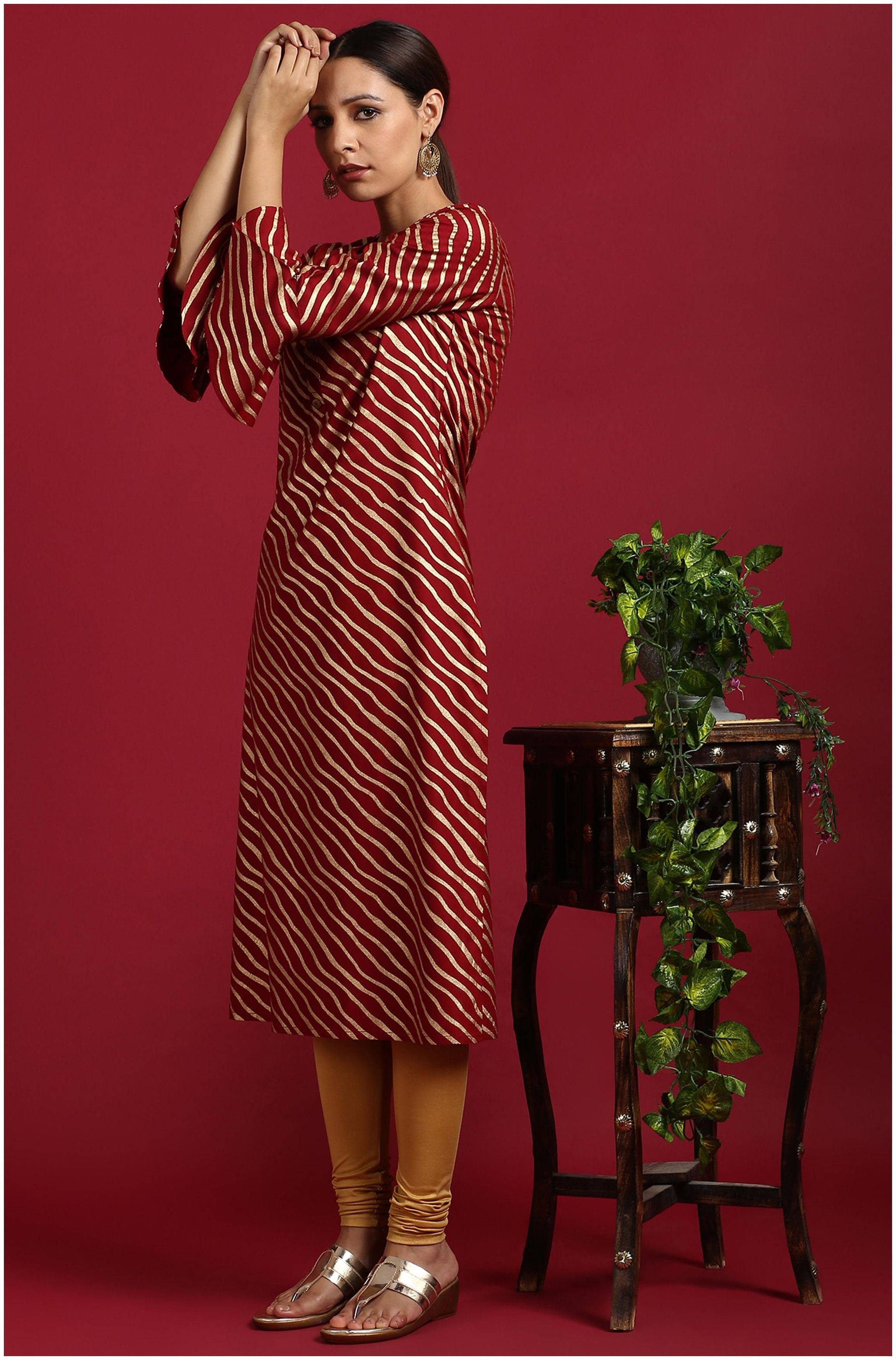 

Janasya Women Maroon Striped Straight Kurta