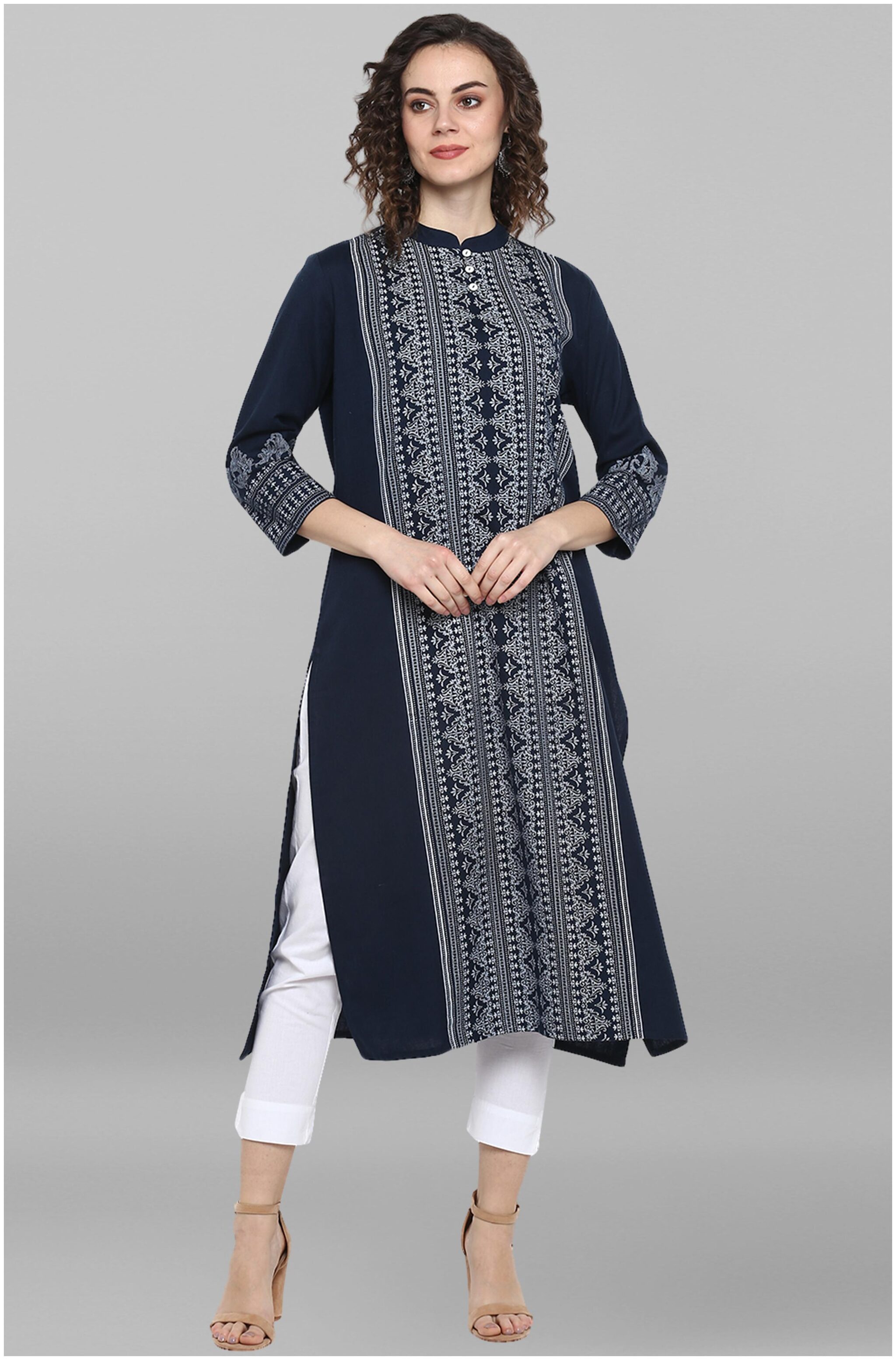 

Janasya Women Navy Blue Printed Straight Kurta