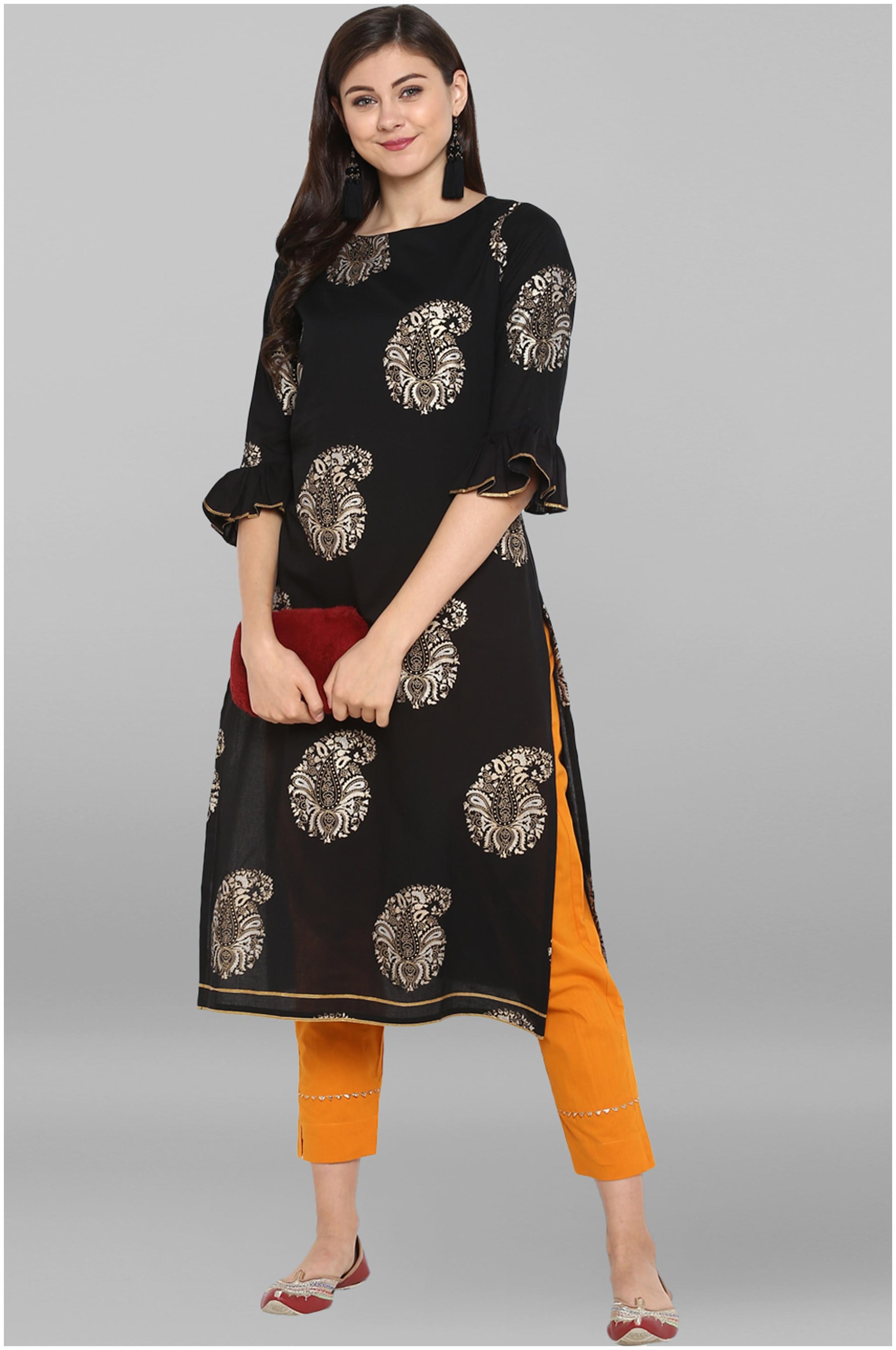 

Janasya Women Black Printed Straight Kurta With Pants