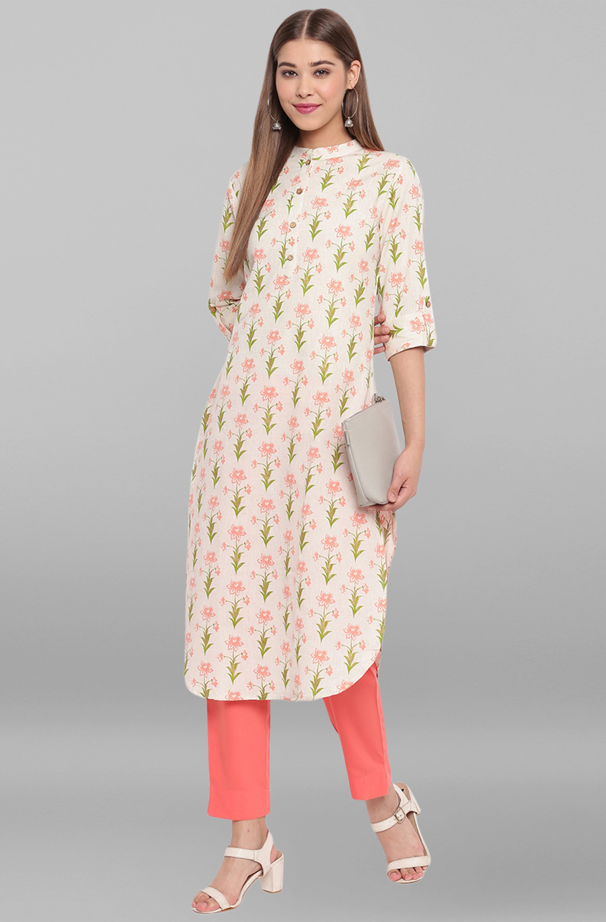 

Janasya Women Cream Floral Straight Kurta