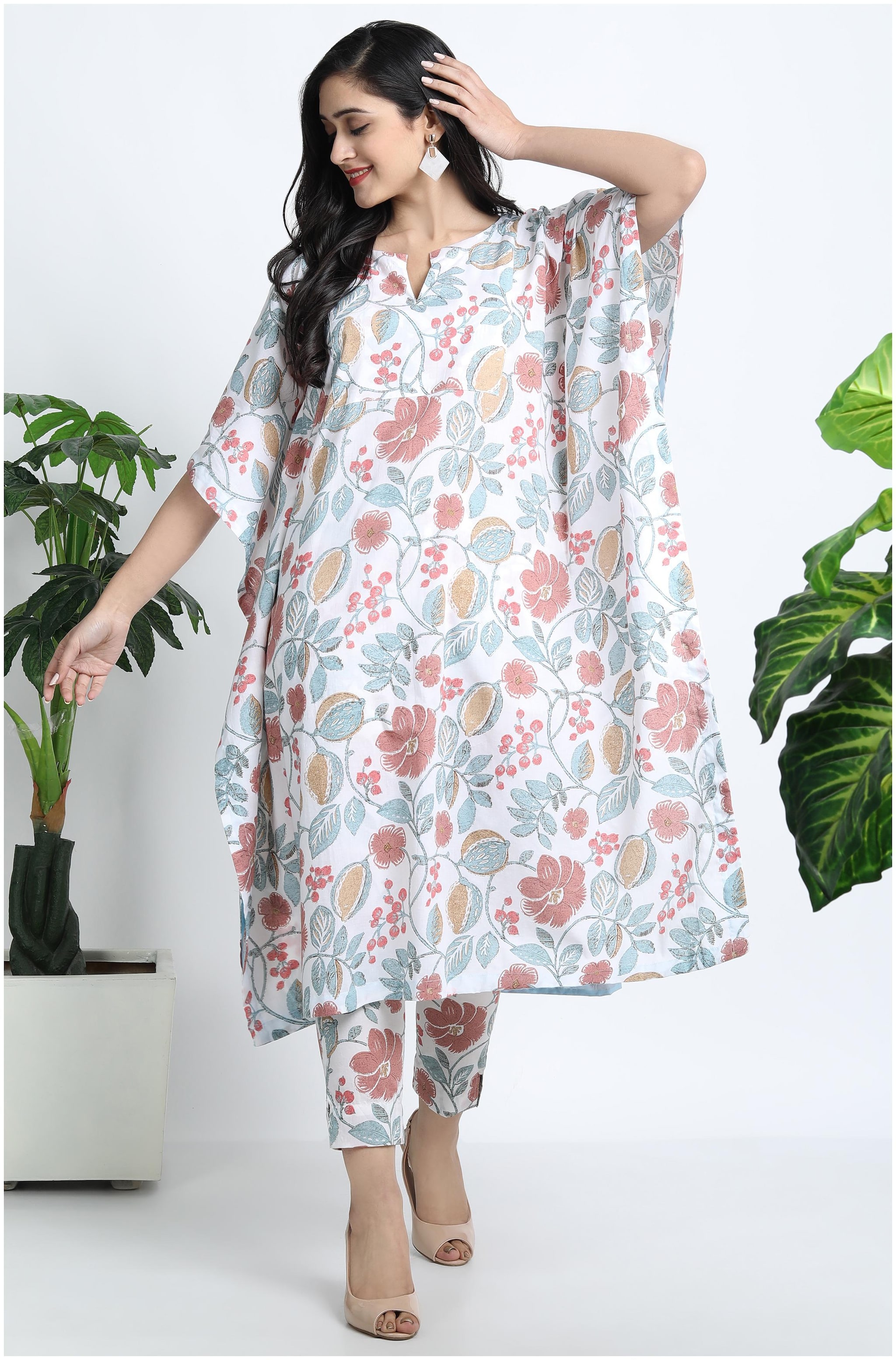 

Janasya Women White Floral Kaftan Kurta With Pants