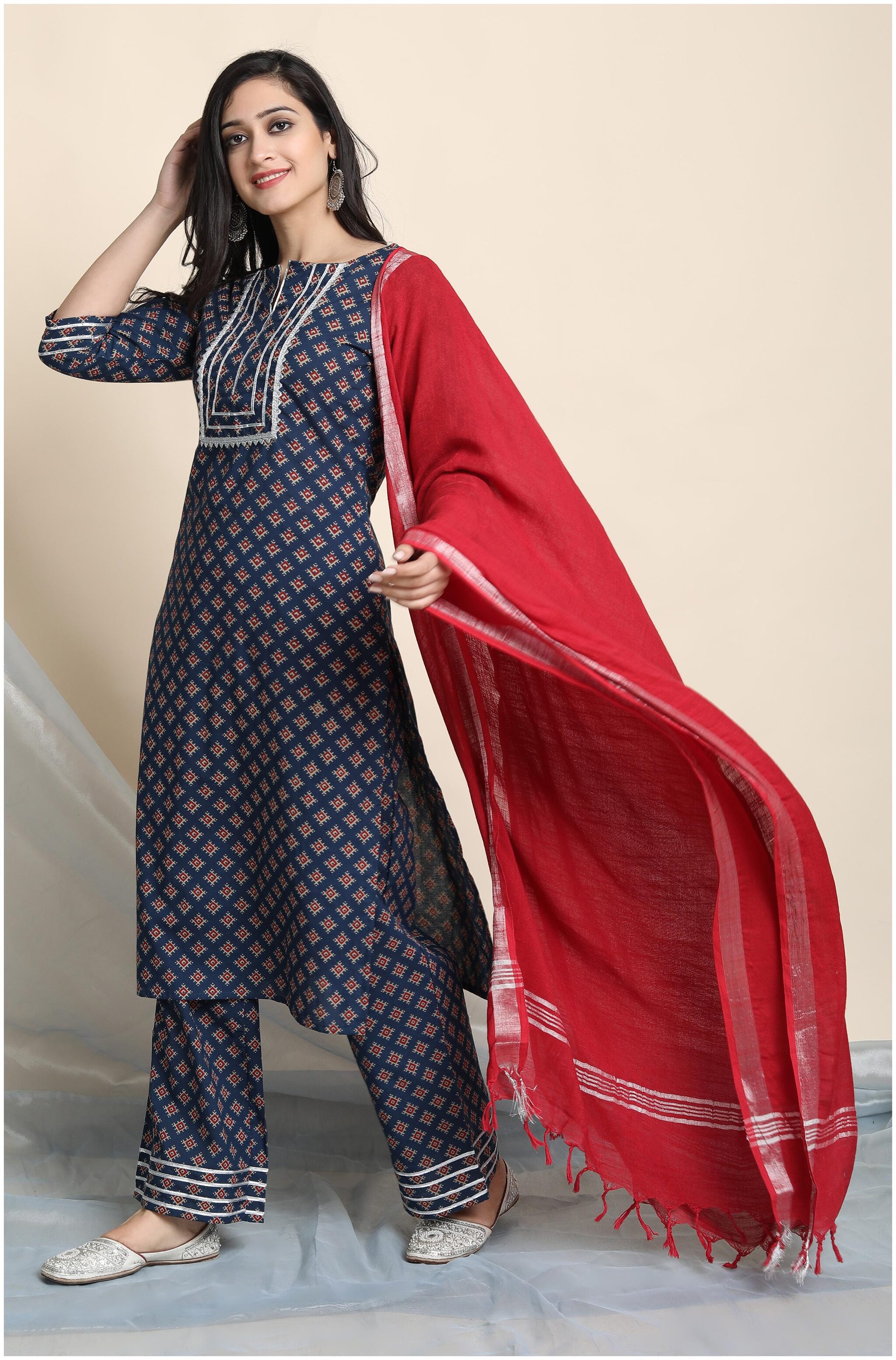 

Janasya Women Blue Geometric Straight Kurta With Palazzo And Dupatta