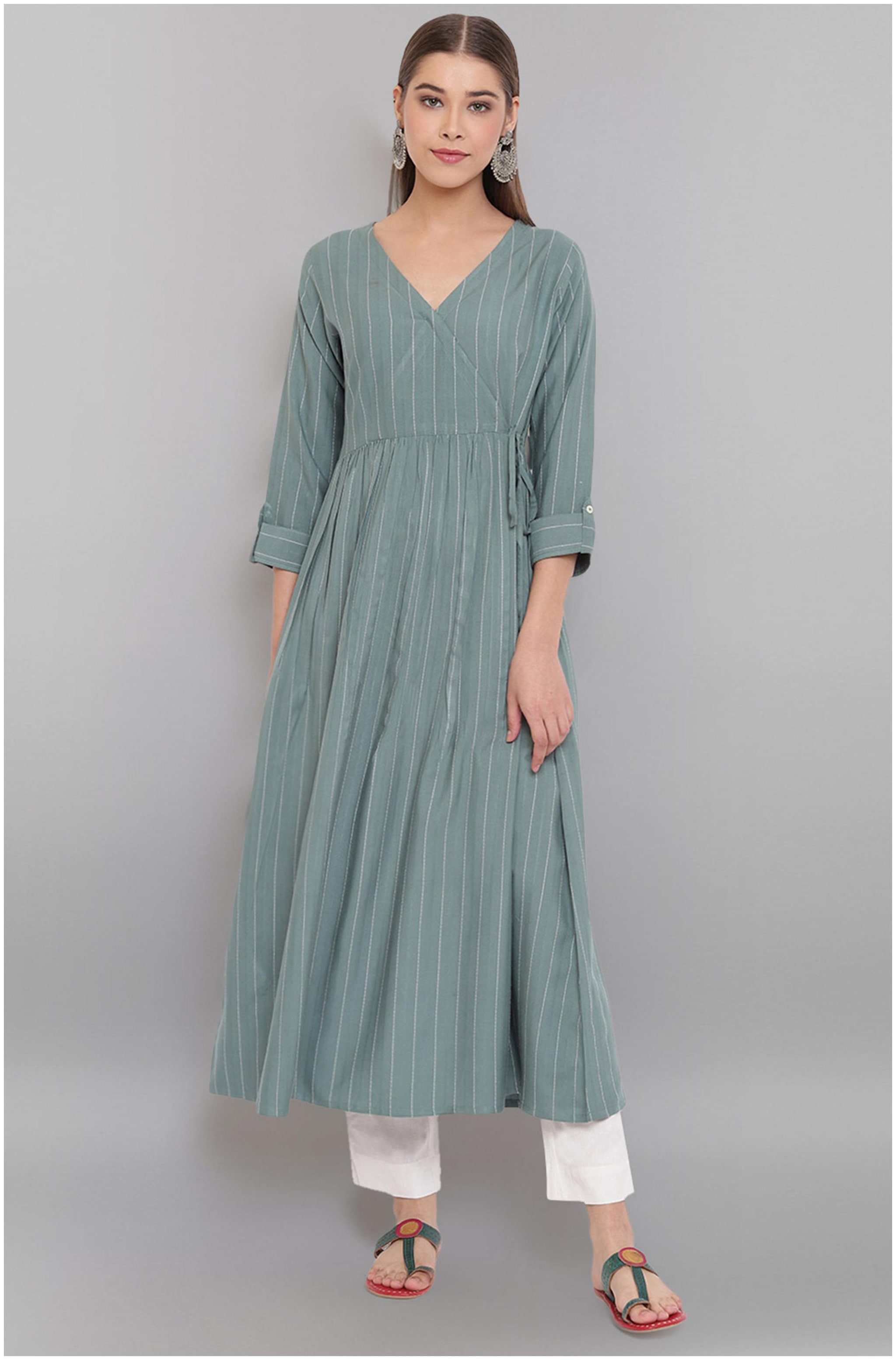

Janasya Women Green Striped Angrakha Kurta