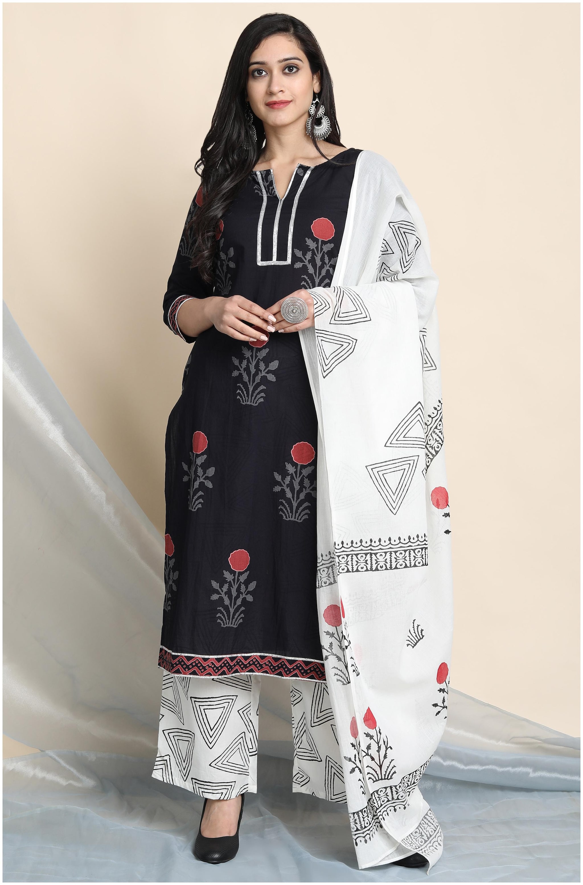 

Janasya Women Black Floral Straight Kurta With Palazzo And Dupatta