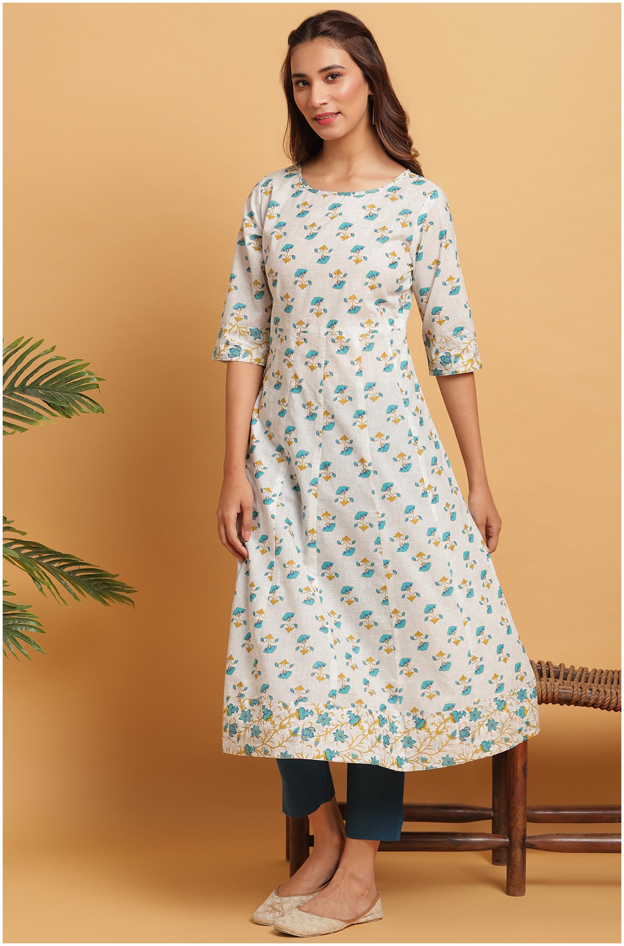 

Janasya Women White Floral Anarkali Kurta