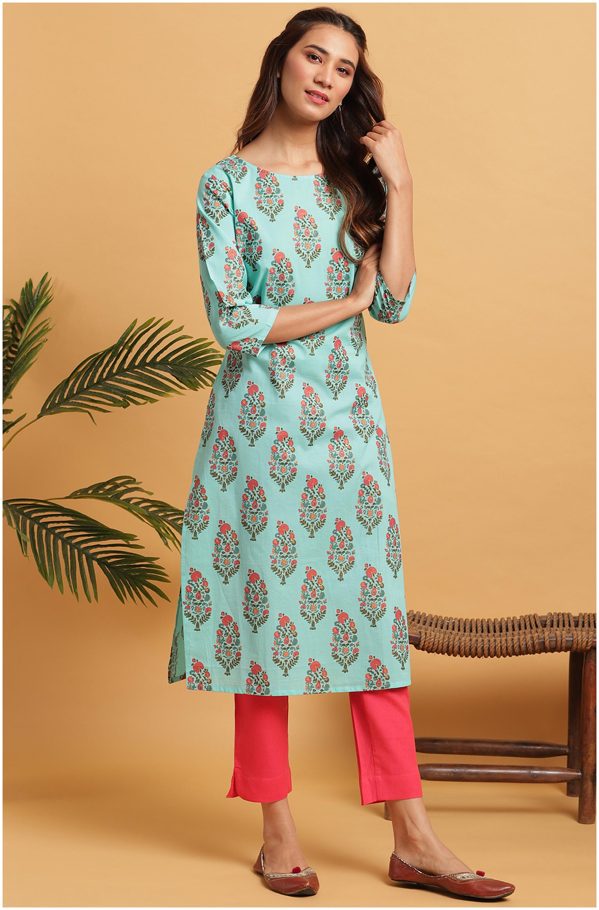 

Janasya Women Turquoise Floral Straight Kurta