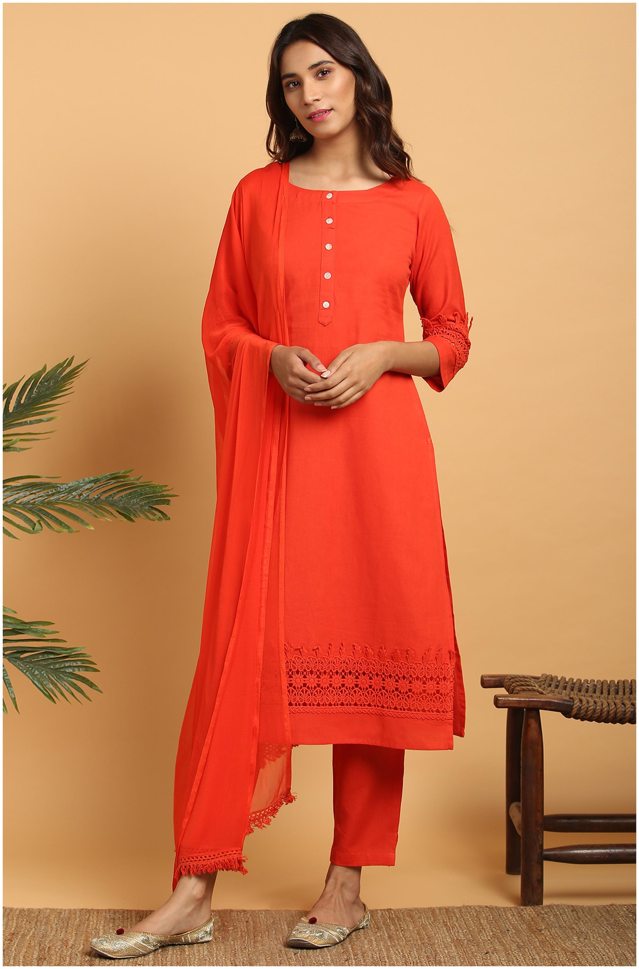 

Janasya Women Red Solid Straight Kurta With Pants And Dupatta