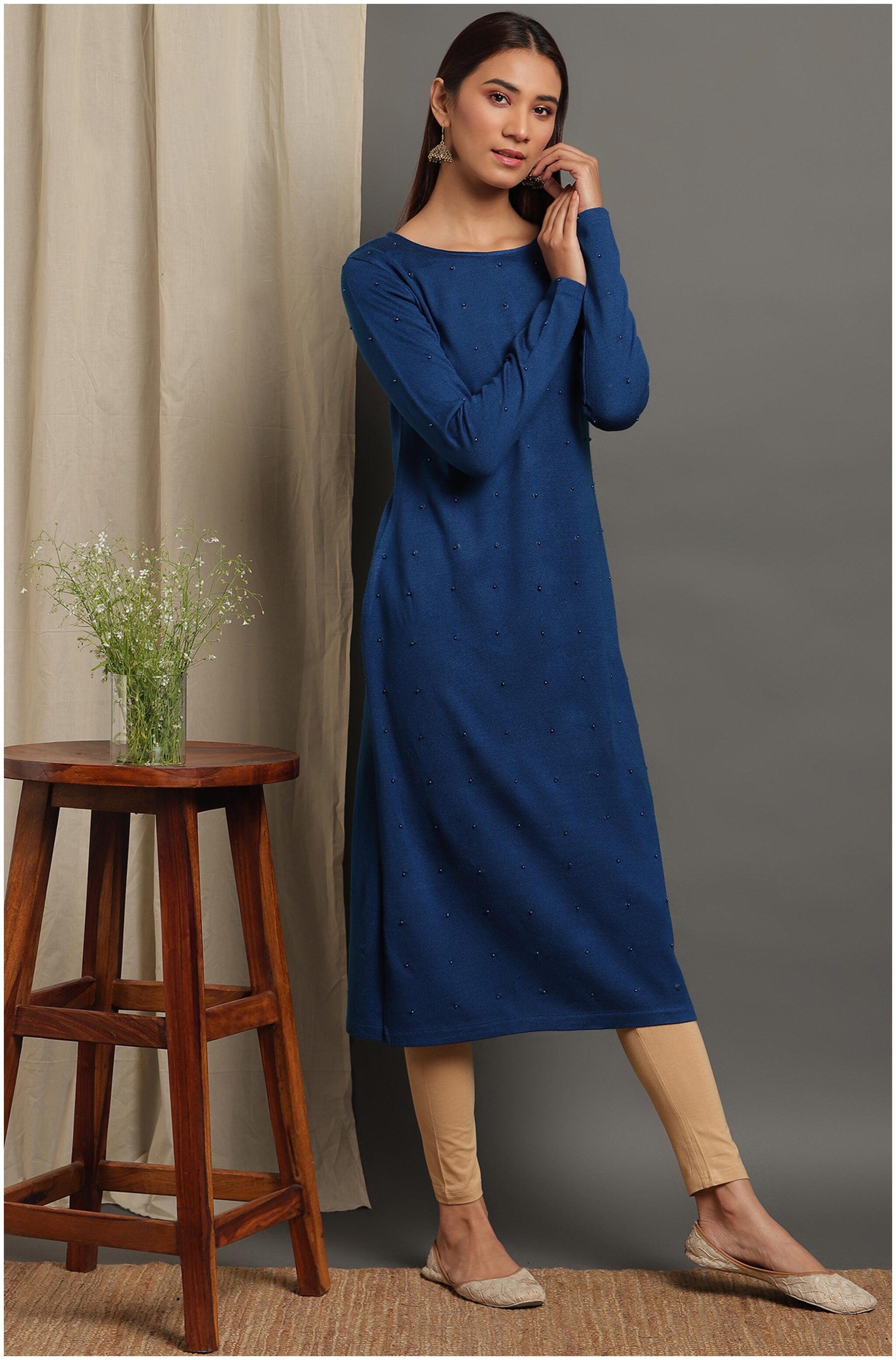 

Janasya Women Blue Solid Straight Kurta