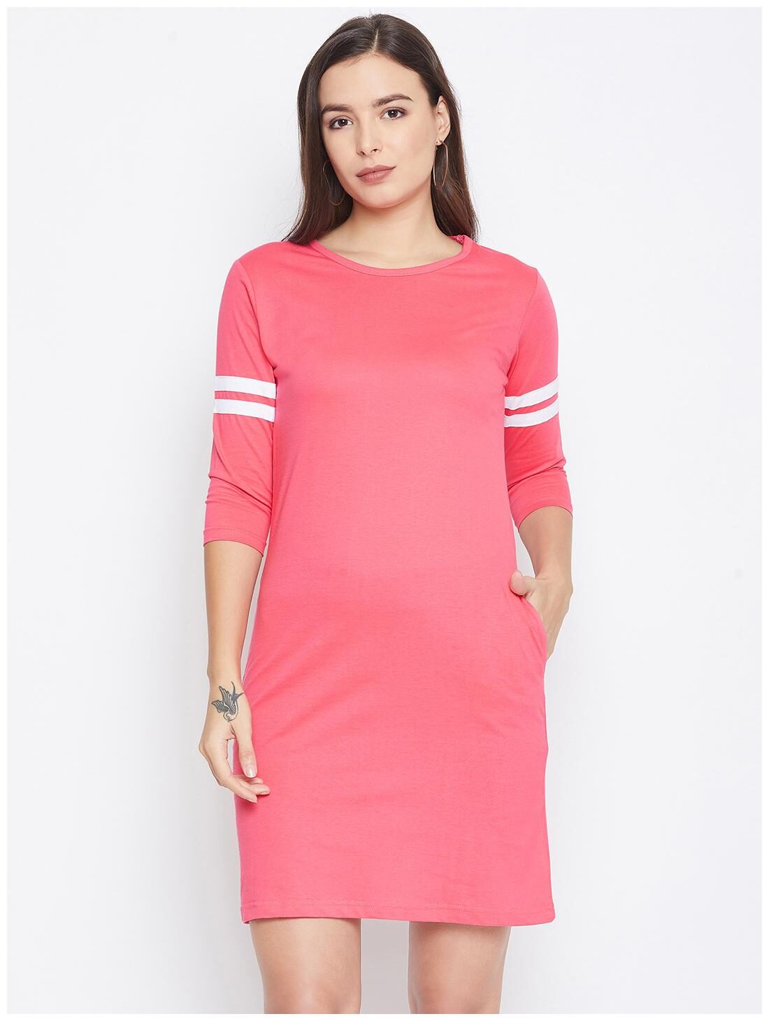 

Jhankhi Pink Solid Bodycon dress