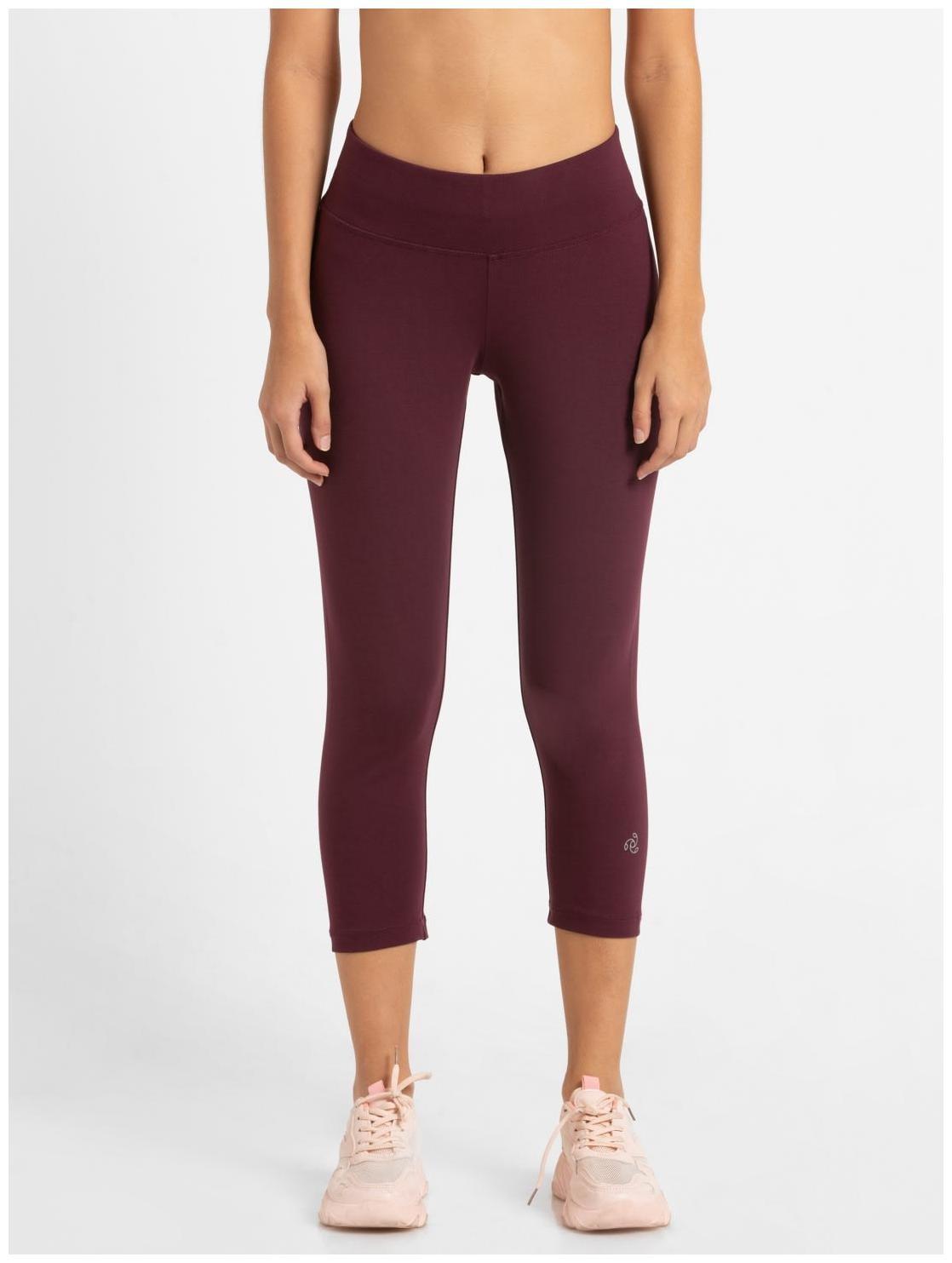 

Jockey Women Solid Regular capri - Purple