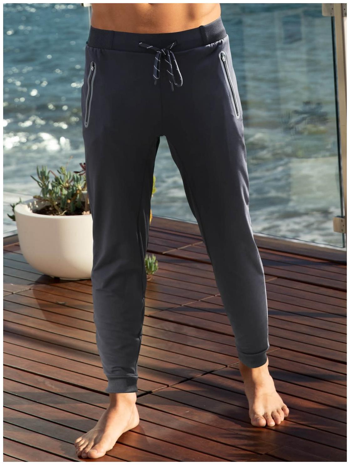 

Jockey Men Black Solid Slim fit Joggers