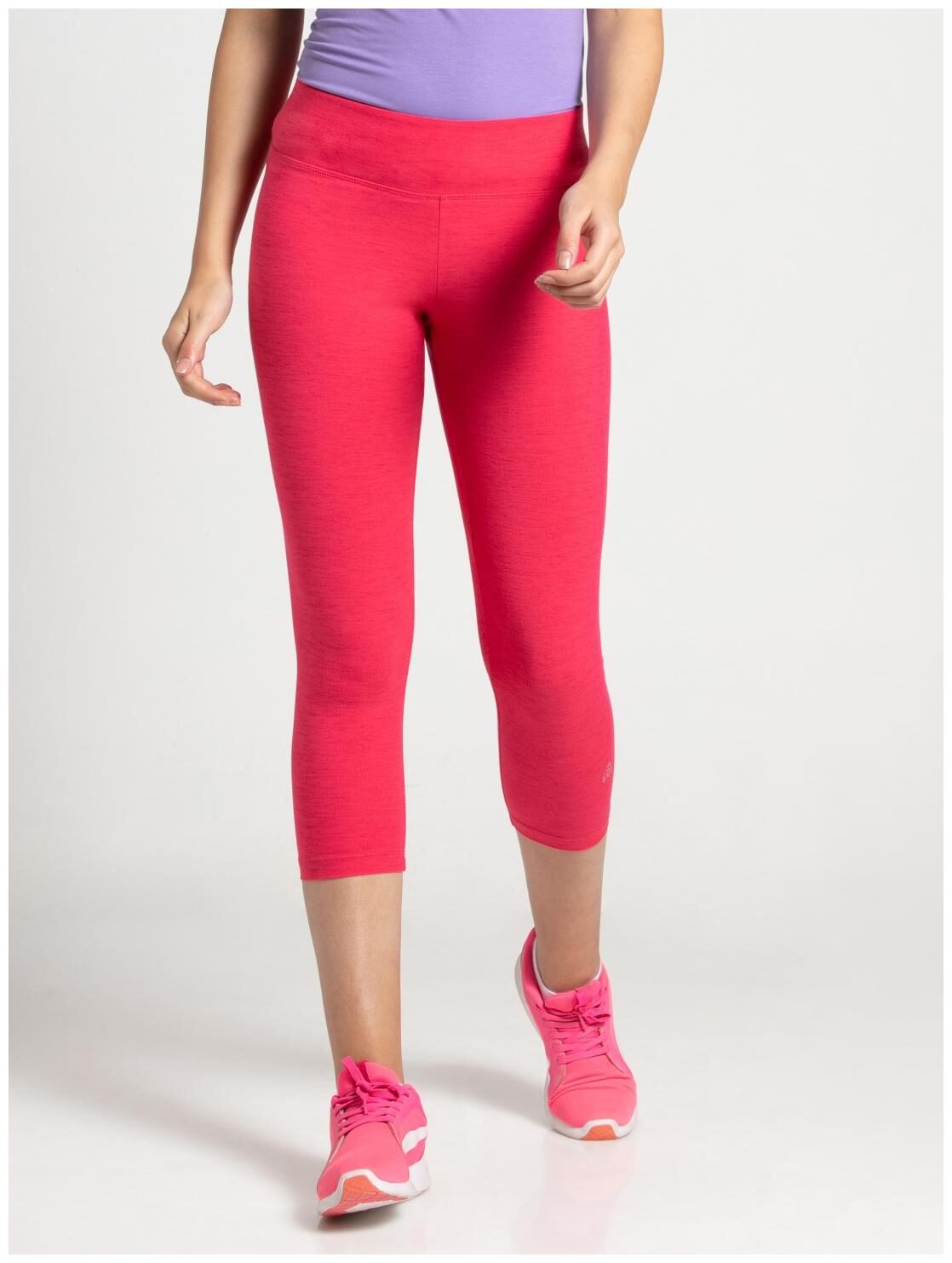 

Jockey Women Solid Regular capri - Pink